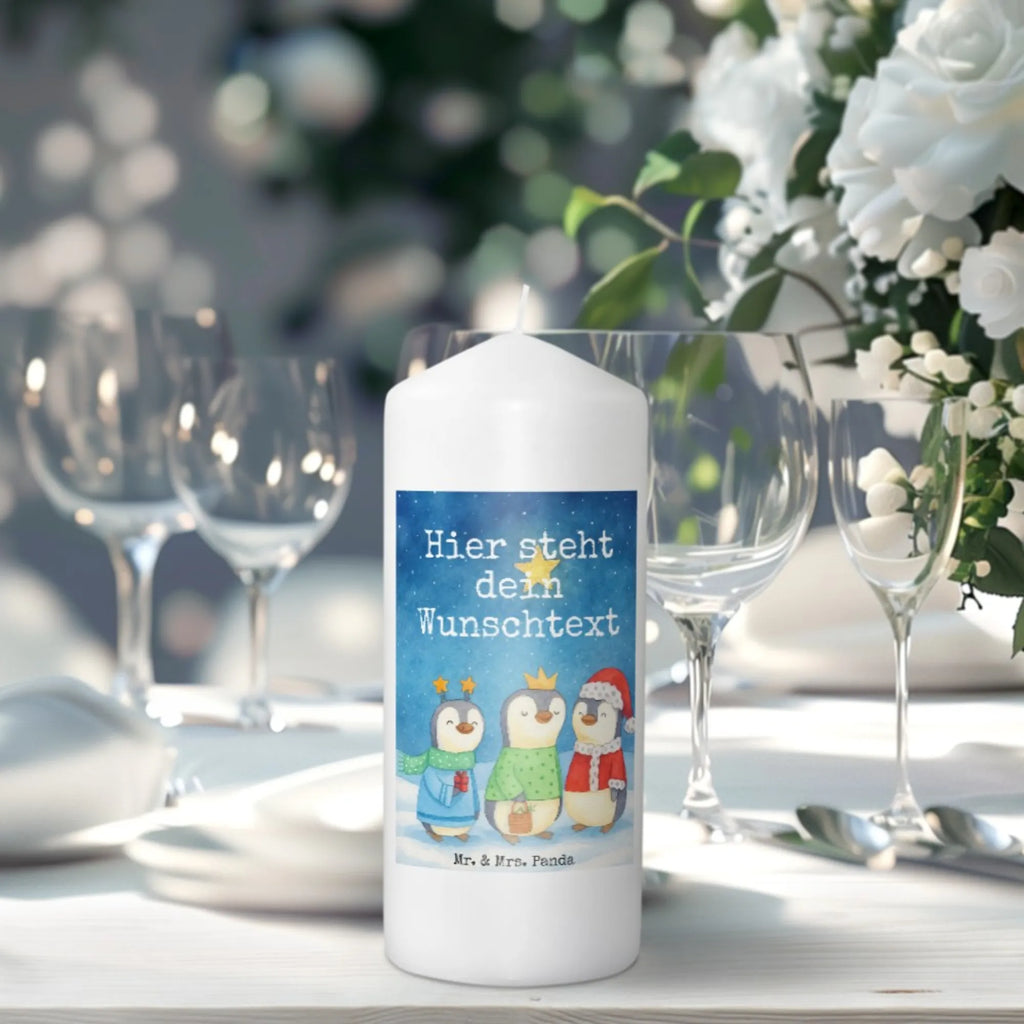 Personalisierte Kerze Winterzeit Heilige drei Könige Design Fair-Trade-Kerze Mit Namensgravur, Handgemachte Kerze Mit Wunschname, Andachtskerze Mit Namensgravur, Stabkerze Mit Gravur, Glas-Kerze Mit Wunschname, Votivkerze Mit Wunschname, Kerzen-Set Mit Namensgravur, Stumpenkerze Mit Namensgravur, Teelicht Mit Namensdruck, Gastgeschenk Kerze Mit Namen, Bienenwachskerze Mit Wunschname, Laternenkerze Mit Namensdruck, Stearinkerze Mit Gravur, Kerze Mit Prägung Und Wunschname, Kerze Mit Namen, Tischkerze Mit Namensdruck, Adventskerze Mit Wunschname, Personalisierte Kerze, Osterkerze Mit Namen, Taufekerze Mit Namensgravur, Kerze Mit Spruch Und Namen, Grabkerze Mit Namensgravur, Schwimmkerze Mit Namen, Firmungskerze Mit Wunschname, Streukerze Mit Namensdruck, Weihnachtskerze Mit Namensgravur, Bio-Kerze Mit Wunschname, Blockkerze Mit Namensdruck, Gartenkerze Mit Namen, Duftkerze Mit Namen, Handgegossene Kerze Mit Namen, Gedenkkerze Mit Namen, Holz-Kerze Mit Namen, Kerze Für Geburtstag Mit Wunschname, Tafelkerze Mit Wunschname, Kommunionkerze Mit Namen, LED-Kerze Mit Wunschname, Outdoor-Kerze Mit Namensgravur, Metall-Kerze Mit Namensgravur, Sojawachskerze Mit Namensdruck, Trauerkerze Mit Namen, Kerze Für Hochzeit Mit Namensgravur, Winter, Weihnachten, Weihnachtsdeko, Nikolaus, Advent, Heiligabend, Wintermotiv, Heilige drei Könige, Weihnachtszeit, Weihnachtsmann, Weihnachtstage