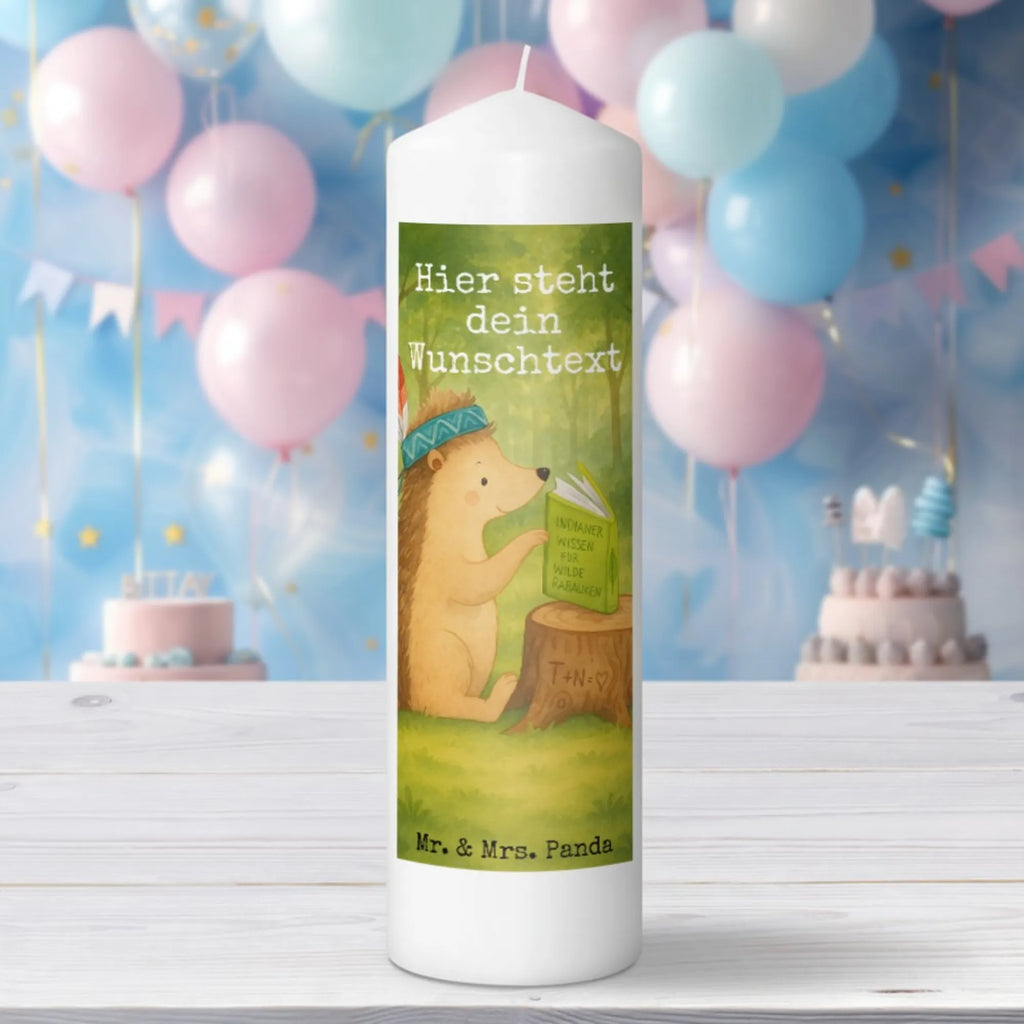 Personalisierte Kerze Igel Federschmuck Design Stumpenkerze Mit Namensgravur, Kerze Für Hochzeit Mit Namensgravur, Firmungskerze Mit Wunschname, Osterkerze Mit Namen, LED-Kerze Mit Wunschname, Metall-Kerze Mit Namensgravur, Weihnachtskerze Mit Namensgravur, Stearinkerze Mit Gravur, Fair-Trade-Kerze Mit Namensgravur, Handgemachte Kerze Mit Wunschname, Sojawachskerze Mit Namensdruck, Stabkerze Mit Gravur, Tischkerze Mit Namensdruck, Trauerkerze Mit Namen, Blockkerze Mit Namensdruck, Andachtskerze Mit Namensgravur, Gedenkkerze Mit Namen, Glas-Kerze Mit Wunschname, Taufekerze Mit Namensgravur, Gartenkerze Mit Namen, Kerze Mit Prägung Und Wunschname, Bienenwachskerze Mit Wunschname, Adventskerze Mit Wunschname, Teelicht Mit Namensdruck, Gastgeschenk Kerze Mit Namen, Kerze Mit Namen, Laternenkerze Mit Namensdruck, Holz-Kerze Mit Namen, Outdoor-Kerze Mit Namensgravur, Streukerze Mit Namensdruck, Votivkerze Mit Wunschname, Kommunionkerze Mit Namen, Kerzen-Set Mit Namensgravur, Bio-Kerze Mit Wunschname, Tafelkerze Mit Wunschname, Kerze Für Geburtstag Mit Wunschname, Personalisierte Kerze, Kerze Mit Spruch Und Namen, Grabkerze Mit Namensgravur, Handgegossene Kerze Mit Namen, Duftkerze Mit Namen, Schwimmkerze Mit Namen, Waldtiere, Tiere, Abenteuer, Lagerfeuer, Camping, Igel, Indianer