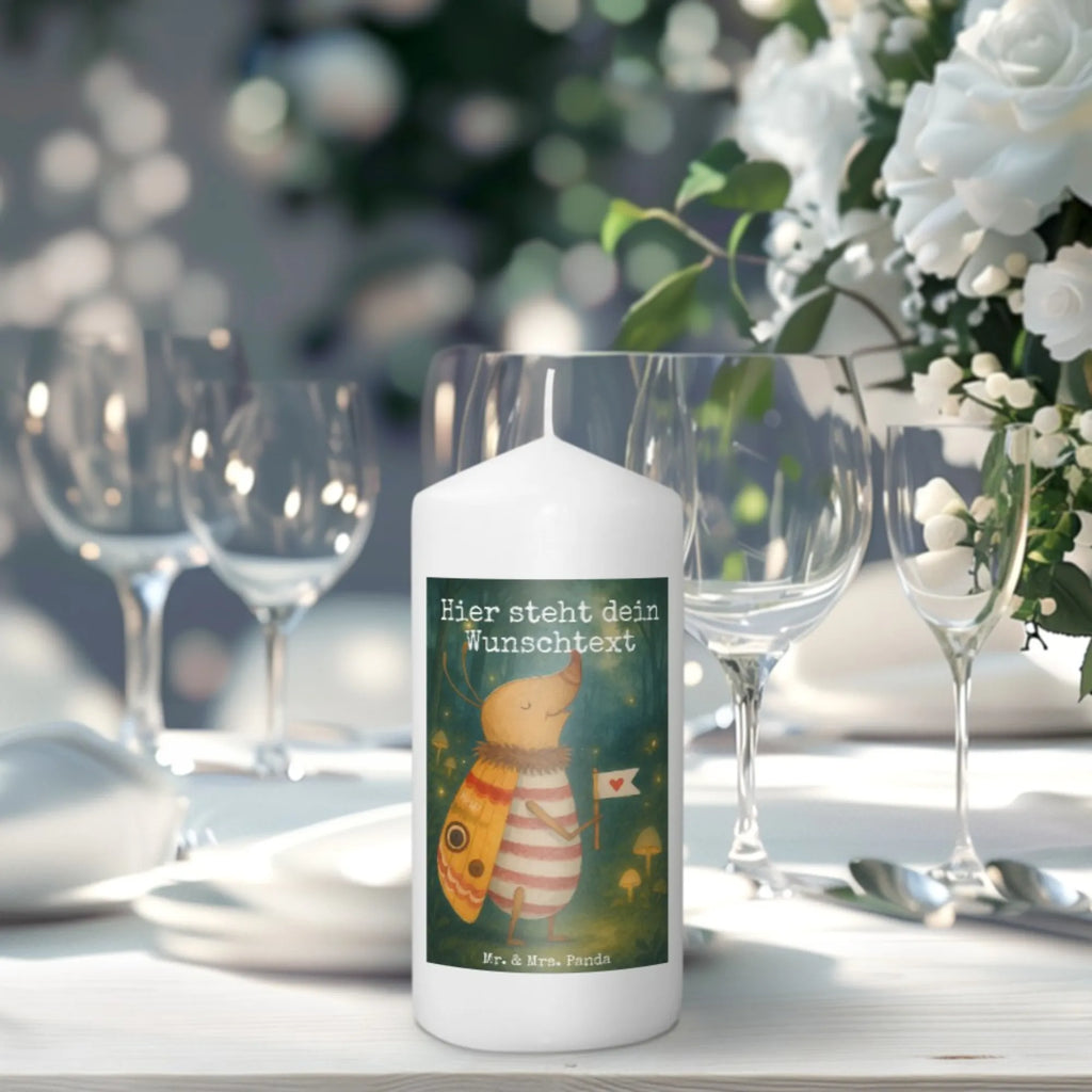 Personalisierte Kerze Nachtfalter Fähnchen Design Blockkerze Mit Namensdruck, Grabkerze Mit Namensgravur, Weihnachtskerze Mit Namensgravur, Holz-Kerze Mit Namen, Gastgeschenk Kerze Mit Namen, Personalisierte Kerze, Schwimmkerze Mit Namen, Tafelkerze Mit Wunschname, Streukerze Mit Namensdruck, Kerzen-Set Mit Namensgravur, Glas-Kerze Mit Wunschname, Handgemachte Kerze Mit Wunschname, Taufekerze Mit Namensgravur, Bio-Kerze Mit Wunschname, Tischkerze Mit Namensdruck, Osterkerze Mit Namen, Gedenkkerze Mit Namen, Votivkerze Mit Wunschname, Stumpenkerze Mit Namensgravur, Trauerkerze Mit Namen, Laternenkerze Mit Namensdruck, Teelicht Mit Namensdruck, Firmungskerze Mit Wunschname, LED-Kerze Mit Wunschname, Kerze Mit Namen, Gartenkerze Mit Namen, Fair-Trade-Kerze Mit Namensgravur, Kerze Mit Spruch Und Namen, Andachtskerze Mit Namensgravur, Kerze Für Hochzeit Mit Namensgravur, Handgegossene Kerze Mit Namen, Bienenwachskerze Mit Wunschname, Outdoor-Kerze Mit Namensgravur, Metall-Kerze Mit Namensgravur, Kerze Für Geburtstag Mit Wunschname, Sojawachskerze Mit Namensdruck, Duftkerze Mit Namen, Stabkerze Mit Gravur, Stearinkerze Mit Gravur, Kommunionkerze Mit Namen, Kerze Mit Prägung Und Wunschname, Adventskerze Mit Wunschname, Tiermotive, Gute Laune, lustige Sprüche, Tiere, Spruch witzig, Küche Deko, Käfer, Spruch lustig, niedlich, süß, Nachtfalter, Was kostet die Welt