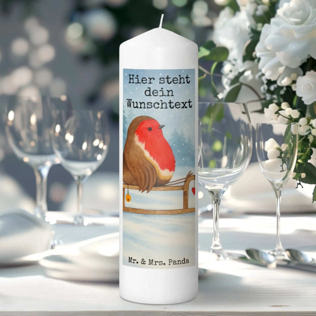 Personalisierte Kerze Rotkehlchen Schlitten Design Votivkerze Mit Wunschname, Gartenkerze Mit Namen, Trauerkerze Mit Namen, Osterkerze Mit Namen, Fair-Trade-Kerze Mit Namensgravur, Stabkerze Mit Gravur, Gastgeschenk Kerze Mit Namen, Teelicht Mit Namensdruck, Metall-Kerze Mit Namensgravur, Laternenkerze Mit Namensdruck, Kerze Für Geburtstag Mit Wunschname, Bio-Kerze Mit Wunschname, Tafelkerze Mit Wunschname, Blockkerze Mit Namensdruck, Kommunionkerze Mit Namen, Weihnachtskerze Mit Namensgravur, Kerze Für Hochzeit Mit Namensgravur, Stearinkerze Mit Gravur, Handgegossene Kerze Mit Namen, Holz-Kerze Mit Namen, Andachtskerze Mit Namensgravur, Grabkerze Mit Namensgravur, Firmungskerze Mit Wunschname, Gedenkkerze Mit Namen, Outdoor-Kerze Mit Namensgravur, Schwimmkerze Mit Namen, Kerze Mit Spruch Und Namen, Bienenwachskerze Mit Wunschname, Stumpenkerze Mit Namensgravur, Taufekerze Mit Namensgravur, Kerzen-Set Mit Namensgravur, LED-Kerze Mit Wunschname, Adventskerze Mit Wunschname, Kerze Mit Namen, Duftkerze Mit Namen, Handgemachte Kerze Mit Wunschname, Tischkerze Mit Namensdruck, Personalisierte Kerze, Streukerze Mit Namensdruck, Glas-Kerze Mit Wunschname, Kerze Mit Prägung Und Wunschname, Sojawachskerze Mit Namensdruck, Winter, Weihnachten, Weihnachtsdeko, Nikolaus, Advent, Heiligabend, Wintermotiv, Vogel, Schlitten