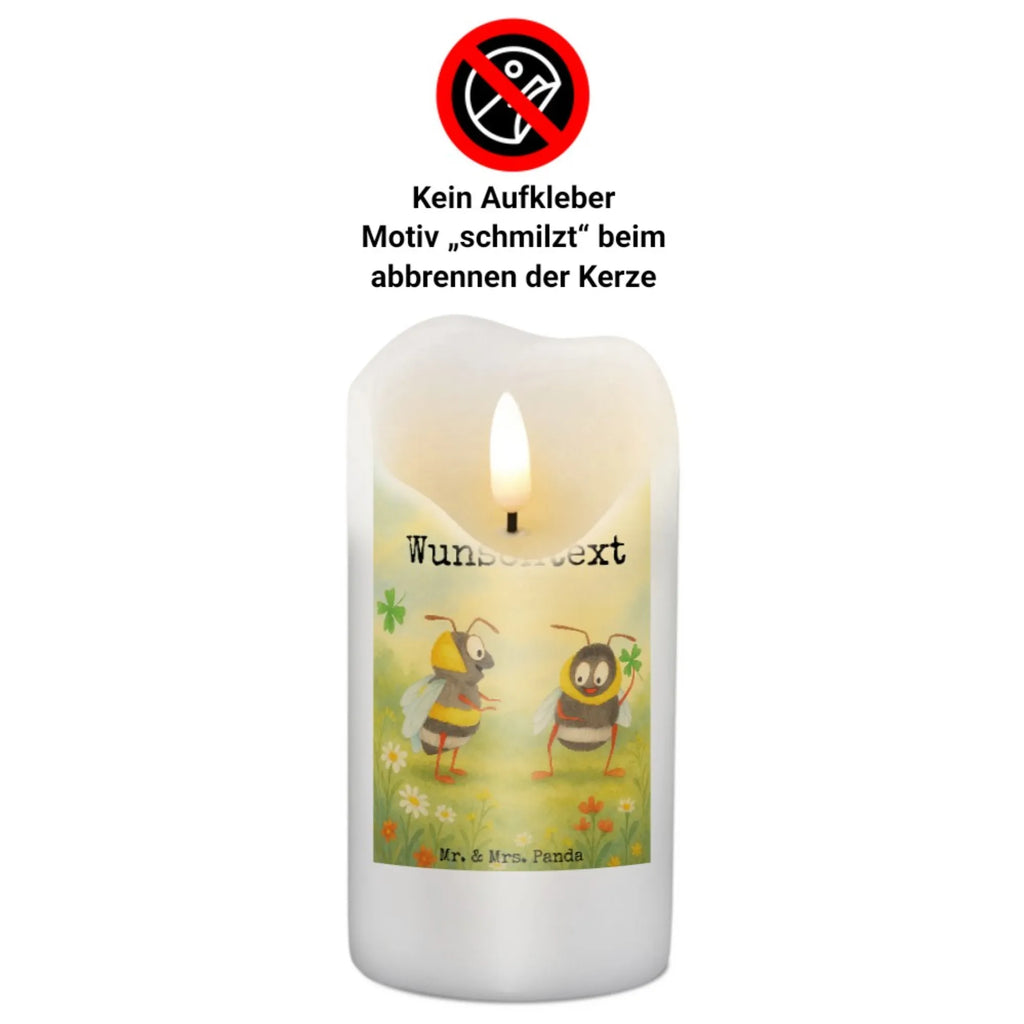Personalisierte Kerze Bienen Paar Design Gastgeschenk Kerze Mit Namen, Duftkerze Mit Namen, Stumpenkerze Mit Namensgravur, Kerze Für Geburtstag Mit Wunschname, Taufekerze Mit Namensgravur, Kerzen-Set Mit Namensgravur, Weihnachtskerze Mit Namensgravur, Adventskerze Mit Wunschname, Schwimmkerze Mit Namen, Stabkerze Mit Gravur, Kerze Für Hochzeit Mit Namensgravur, Kerze Mit Spruch Und Namen, Streukerze Mit Namensdruck, Laternenkerze Mit Namensdruck, Kommunionkerze Mit Namen, Stearinkerze Mit Gravur, Bienenwachskerze Mit Wunschname, Firmungskerze Mit Wunschname, Glas-Kerze Mit Wunschname, LED-Kerze Mit Wunschname, Grabkerze Mit Namensgravur, Tischkerze Mit Namensdruck, Kerze Mit Namen, Handgegossene Kerze Mit Namen, Gartenkerze Mit Namen, Osterkerze Mit Namen, Handgemachte Kerze Mit Wunschname, Andachtskerze Mit Namensgravur, Bio-Kerze Mit Wunschname, Trauerkerze Mit Namen, Personalisierte Kerze, Tafelkerze Mit Wunschname, Outdoor-Kerze Mit Namensgravur, Holz-Kerze Mit Namen, Sojawachskerze Mit Namensdruck, Fair-Trade-Kerze Mit Namensgravur, Votivkerze Mit Wunschname, Metall-Kerze Mit Namensgravur, Teelicht Mit Namensdruck, Blockkerze Mit Namensdruck, Gedenkkerze Mit Namen, Kerze Mit Prägung Und Wunschname, Liebe, Partner, Freund, Freundin, Ehemann, Ehefrau, Heiraten, Verlobung, Heiratsantrag, Liebesgeschenk, Jahrestag, Hocheitstag, Schildkröten, Valentinstag, Geschenk für Freundin, Liebesbeweis, für Ehemann, Mitbringsel, verliebte Schildkröten, Hochzeitstag, Geschenk für Partner, Geschenk für Frauen, für Männer