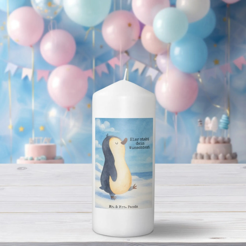 Personalisierte Kerze Pinguin marschieren Design Tischkerze Mit Namensdruck, Glas-Kerze Mit Wunschname, Kerze Mit Spruch Und Namen, Taufekerze Mit Namensgravur, Adventskerze Mit Wunschname, Kerze Mit Namen, Sojawachskerze Mit Namensdruck, Laternenkerze Mit Namensdruck, Gastgeschenk Kerze Mit Namen, Grabkerze Mit Namensgravur, Duftkerze Mit Namen, Outdoor-Kerze Mit Namensgravur, Teelicht Mit Namensdruck, Holz-Kerze Mit Namen, Bio-Kerze Mit Wunschname, Schwimmkerze Mit Namen, Gedenkkerze Mit Namen, Andachtskerze Mit Namensgravur, Stumpenkerze Mit Namensgravur, Tafelkerze Mit Wunschname, Stabkerze Mit Gravur, Gartenkerze Mit Namen, Kerze Mit Prägung Und Wunschname, Osterkerze Mit Namen, Personalisierte Kerze, Kerzen-Set Mit Namensgravur, Kerze Für Hochzeit Mit Namensgravur, Kerze Für Geburtstag Mit Wunschname, Bienenwachskerze Mit Wunschname, Stearinkerze Mit Gravur, Blockkerze Mit Namensdruck, Kommunionkerze Mit Namen, Weihnachtskerze Mit Namensgravur, Trauerkerze Mit Namen, Firmungskerze Mit Wunschname, Metall-Kerze Mit Namensgravur, LED-Kerze Mit Wunschname, Fair-Trade-Kerze Mit Namensgravur, Handgemachte Kerze Mit Wunschname, Votivkerze Mit Wunschname, Streukerze Mit Namensdruck, Handgegossene Kerze Mit Namen, Pinguin, Langschläfer, Pinguine, Frühaufsteher, Familie, Schwester, Bruder
