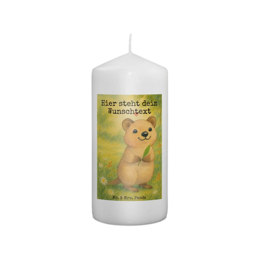 Personalisierte Kerze Quokka Happy Design Kerze Mit Namen, Schwimmkerze Mit Namen, Metall-Kerze Mit Namensgravur, Gastgeschenk Kerze Mit Namen, Tafelkerze Mit Wunschname, Grabkerze Mit Namensgravur, Outdoor-Kerze Mit Namensgravur, Stumpenkerze Mit Namensgravur, Firmungskerze Mit Wunschname, Gartenkerze Mit Namen, Holz-Kerze Mit Namen, Taufekerze Mit Namensgravur, Kerze Für Geburtstag Mit Wunschname, Stearinkerze Mit Gravur, Trauerkerze Mit Namen, Stabkerze Mit Gravur, Personalisierte Kerze, Adventskerze Mit Wunschname, Teelicht Mit Namensdruck, Osterkerze Mit Namen, Handgemachte Kerze Mit Wunschname, Bienenwachskerze Mit Wunschname, Kerze Mit Spruch Und Namen, Laternenkerze Mit Namensdruck, Votivkerze Mit Wunschname, Fair-Trade-Kerze Mit Namensgravur, Handgegossene Kerze Mit Namen, Bio-Kerze Mit Wunschname, Tischkerze Mit Namensdruck, Kommunionkerze Mit Namen, LED-Kerze Mit Wunschname, Kerze Für Hochzeit Mit Namensgravur, Kerze Mit Prägung Und Wunschname, Streukerze Mit Namensdruck, Weihnachtskerze Mit Namensgravur, Blockkerze Mit Namensdruck, Sojawachskerze Mit Namensdruck, Glas-Kerze Mit Wunschname, Kerzen-Set Mit Namensgravur, Gedenkkerze Mit Namen, Andachtskerze Mit Namensgravur, Duftkerze Mit Namen, Tiermotive, Gute Laune, lustige Sprüche, Tiere, Aufschieberitis, Niedliches Tier, Lustiger Spruch, Dinge erledigen, Verschieben, Quokka