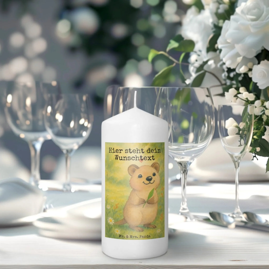 Personalisierte Kerze Quokka Happy Design Kerze Mit Namen, Schwimmkerze Mit Namen, Metall-Kerze Mit Namensgravur, Gastgeschenk Kerze Mit Namen, Tafelkerze Mit Wunschname, Grabkerze Mit Namensgravur, Outdoor-Kerze Mit Namensgravur, Stumpenkerze Mit Namensgravur, Firmungskerze Mit Wunschname, Gartenkerze Mit Namen, Holz-Kerze Mit Namen, Taufekerze Mit Namensgravur, Kerze Für Geburtstag Mit Wunschname, Stearinkerze Mit Gravur, Trauerkerze Mit Namen, Stabkerze Mit Gravur, Personalisierte Kerze, Adventskerze Mit Wunschname, Teelicht Mit Namensdruck, Osterkerze Mit Namen, Handgemachte Kerze Mit Wunschname, Bienenwachskerze Mit Wunschname, Kerze Mit Spruch Und Namen, Laternenkerze Mit Namensdruck, Votivkerze Mit Wunschname, Fair-Trade-Kerze Mit Namensgravur, Handgegossene Kerze Mit Namen, Bio-Kerze Mit Wunschname, Tischkerze Mit Namensdruck, Kommunionkerze Mit Namen, LED-Kerze Mit Wunschname, Kerze Für Hochzeit Mit Namensgravur, Kerze Mit Prägung Und Wunschname, Streukerze Mit Namensdruck, Weihnachtskerze Mit Namensgravur, Blockkerze Mit Namensdruck, Sojawachskerze Mit Namensdruck, Glas-Kerze Mit Wunschname, Kerzen-Set Mit Namensgravur, Gedenkkerze Mit Namen, Andachtskerze Mit Namensgravur, Duftkerze Mit Namen, Tiermotive, Gute Laune, lustige Sprüche, Tiere, Aufschieberitis, Niedliches Tier, Lustiger Spruch, Dinge erledigen, Verschieben, Quokka