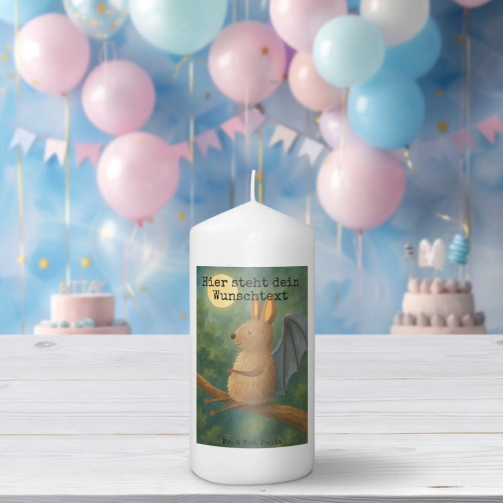 Personalisierte Kerze Fledermaus Sitzen Design Votivkerze Mit Wunschname, Teelicht Mit Namensdruck, Outdoor-Kerze Mit Namensgravur, Gastgeschenk Kerze Mit Namen, Stearinkerze Mit Gravur, Tischkerze Mit Namensdruck, Trauerkerze Mit Namen, Osterkerze Mit Namen, Tafelkerze Mit Wunschname, Kerze Für Hochzeit Mit Namensgravur, Stumpenkerze Mit Namensgravur, Kerze Mit Spruch Und Namen, Andachtskerze Mit Namensgravur, Kerzen-Set Mit Namensgravur, Kerze Mit Namen, Grabkerze Mit Namensgravur, LED-Kerze Mit Wunschname, Weihnachtskerze Mit Namensgravur, Fair-Trade-Kerze Mit Namensgravur, Duftkerze Mit Namen, Gedenkkerze Mit Namen, Laternenkerze Mit Namensdruck, Personalisierte Kerze, Kerze Für Geburtstag Mit Wunschname, Taufekerze Mit Namensgravur, Holz-Kerze Mit Namen, Schwimmkerze Mit Namen, Kerze Mit Prägung Und Wunschname, Adventskerze Mit Wunschname, Kommunionkerze Mit Namen, Bio-Kerze Mit Wunschname, Glas-Kerze Mit Wunschname, Sojawachskerze Mit Namensdruck, Blockkerze Mit Namensdruck, Handgegossene Kerze Mit Namen, Bienenwachskerze Mit Wunschname, Handgemachte Kerze Mit Wunschname, Firmungskerze Mit Wunschname, Metall-Kerze Mit Namensgravur, Stabkerze Mit Gravur, Streukerze Mit Namensdruck, Gartenkerze Mit Namen, Tiermotive, Gute Laune, lustige Sprüche, Tiere, entspannen, Fledermaus, Motivation, Fledermäuse