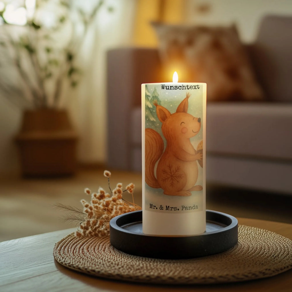 Personalisierte Kerze Eichhörnchen Weihnachten Design Handgegossene Kerze Mit Namen, Schwimmkerze Mit Namen, Bienenwachskerze Mit Wunschname, Kerzen-Set Mit Namensgravur, Kerze Für Geburtstag Mit Wunschname, Firmungskerze Mit Wunschname, Kerze Mit Namen, Laternenkerze Mit Namensdruck, Personalisierte Kerze, Teelicht Mit Namensdruck, Duftkerze Mit Namen, Blockkerze Mit Namensdruck, Sojawachskerze Mit Namensdruck, Gedenkkerze Mit Namen, Kerze Mit Spruch Und Namen, Tafelkerze Mit Wunschname, Adventskerze Mit Wunschname, Stabkerze Mit Gravur, Andachtskerze Mit Namensgravur, LED-Kerze Mit Wunschname, Kommunionkerze Mit Namen, Fair-Trade-Kerze Mit Namensgravur, Taufekerze Mit Namensgravur, Holz-Kerze Mit Namen, Weihnachtskerze Mit Namensgravur, Kerze Mit Prägung Und Wunschname, Tischkerze Mit Namensdruck, Stumpenkerze Mit Namensgravur, Grabkerze Mit Namensgravur, Outdoor-Kerze Mit Namensgravur, Votivkerze Mit Wunschname, Gastgeschenk Kerze Mit Namen, Trauerkerze Mit Namen, Streukerze Mit Namensdruck, Glas-Kerze Mit Wunschname, Metall-Kerze Mit Namensgravur, Stearinkerze Mit Gravur, Kerze Für Hochzeit Mit Namensgravur, Osterkerze Mit Namen, Bio-Kerze Mit Wunschname, Handgemachte Kerze Mit Wunschname, Gartenkerze Mit Namen, Winter, Weihnachten, Weihnachtsdeko, Nikolaus, Advent, Heiligabend, Wintermotiv, Frohe Weihnachten, Guten Rutsch, Frohes neues Jahr, Weihnachtsgruß, Neujahr, Vogel, Weihnachtsmotiv