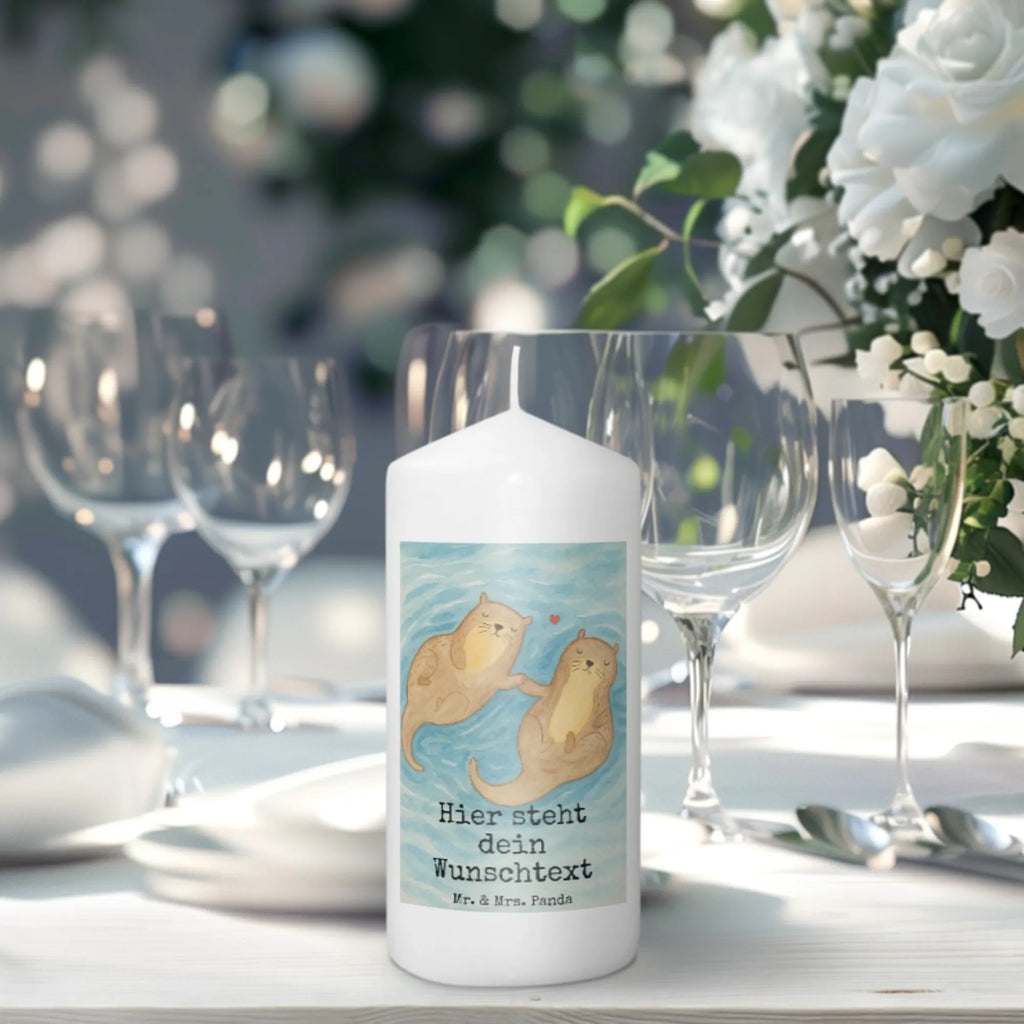 Personalisierte Kerze Otter Hände halten Design Gedenkkerze Mit Namen, Kerze Mit Prägung Und Wunschname, Schwimmkerze Mit Namen, Kerze Für Hochzeit Mit Namensgravur, Tischkerze Mit Namensdruck, Votivkerze Mit Wunschname, Andachtskerze Mit Namensgravur, Holz-Kerze Mit Namen, Metall-Kerze Mit Namensgravur, Firmungskerze Mit Wunschname, Trauerkerze Mit Namen, Kerze Mit Namen, Gartenkerze Mit Namen, Teelicht Mit Namensdruck, Streukerze Mit Namensdruck, Adventskerze Mit Wunschname, Glas-Kerze Mit Wunschname, Bio-Kerze Mit Wunschname, Kommunionkerze Mit Namen, Handgemachte Kerze Mit Wunschname, Kerze Für Geburtstag Mit Wunschname, Personalisierte Kerze, LED-Kerze Mit Wunschname, Sojawachskerze Mit Namensdruck, Stearinkerze Mit Gravur, Kerzen-Set Mit Namensgravur, Stabkerze Mit Gravur, Handgegossene Kerze Mit Namen, Osterkerze Mit Namen, Outdoor-Kerze Mit Namensgravur, Bienenwachskerze Mit Wunschname, Grabkerze Mit Namensgravur, Stumpenkerze Mit Namensgravur, Taufekerze Mit Namensgravur, Duftkerze Mit Namen, Gastgeschenk Kerze Mit Namen, Laternenkerze Mit Namensdruck, Blockkerze Mit Namensdruck, Fair-Trade-Kerze Mit Namensgravur, Tafelkerze Mit Wunschname, Kerze Mit Spruch Und Namen, Weihnachtskerze Mit Namensgravur, Otter, Fischotter, Seeotter, Otter Seeotter See Otter