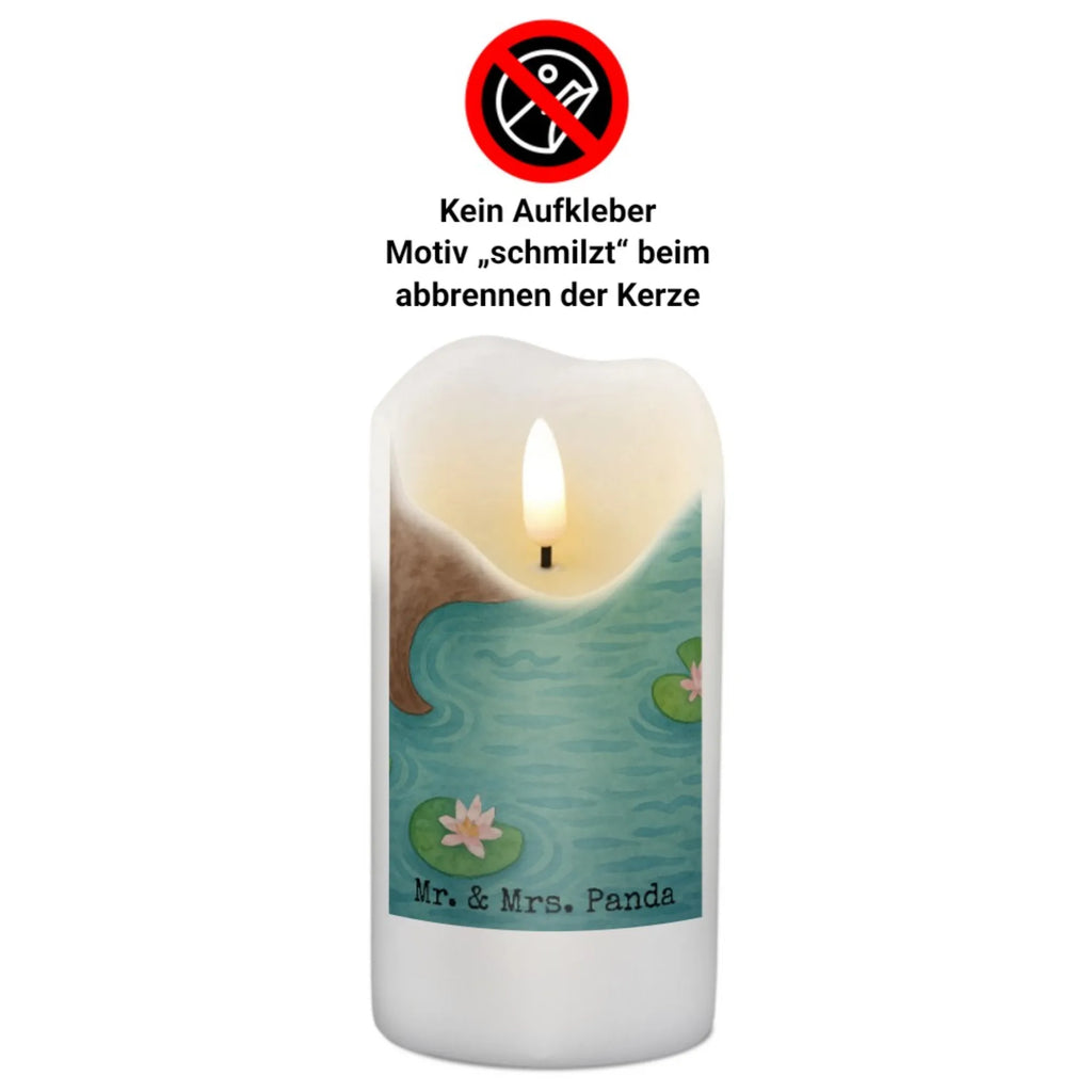 Personalisierte Kerze Otter Seerose Design Trauerkerze Mit Namen, Kerze Für Hochzeit Mit Namensgravur, Schwimmkerze Mit Namen, Stumpenkerze Mit Namensgravur, Kerze Mit Namen, Weihnachtskerze Mit Namensgravur, Streukerze Mit Namensdruck, Outdoor-Kerze Mit Namensgravur, Kerze Mit Spruch Und Namen, Taufekerze Mit Namensgravur, Bienenwachskerze Mit Wunschname, LED-Kerze Mit Wunschname, Handgegossene Kerze Mit Namen, Stabkerze Mit Gravur, Teelicht Mit Namensdruck, Blockkerze Mit Namensdruck, Sojawachskerze Mit Namensdruck, Gartenkerze Mit Namen, Laternenkerze Mit Namensdruck, Tafelkerze Mit Wunschname, Metall-Kerze Mit Namensgravur, Adventskerze Mit Wunschname, Kommunionkerze Mit Namen, Votivkerze Mit Wunschname, Bio-Kerze Mit Wunschname, Fair-Trade-Kerze Mit Namensgravur, Osterkerze Mit Namen, Personalisierte Kerze, Glas-Kerze Mit Wunschname, Kerze Für Geburtstag Mit Wunschname, Duftkerze Mit Namen, Kerzen-Set Mit Namensgravur, Grabkerze Mit Namensgravur, Andachtskerze Mit Namensgravur, Gastgeschenk Kerze Mit Namen, Gedenkkerze Mit Namen, Stearinkerze Mit Gravur, Tischkerze Mit Namensdruck, Handgemachte Kerze Mit Wunschname, Firmungskerze Mit Wunschname, Holz-Kerze Mit Namen, Kerze Mit Prägung Und Wunschname, Otter, Fischotter, Seeotter, Otter Seeotter See Otter
