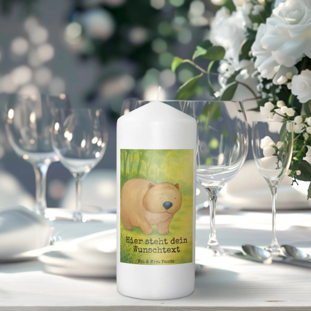 Personalisierte Kerze Wombat Design Handgegossene Kerze Mit Namen, Votivkerze Mit Wunschname, Handgemachte Kerze Mit Wunschname, Sojawachskerze Mit Namensdruck, Kerzen-Set Mit Namensgravur, Holz-Kerze Mit Namen, Teelicht Mit Namensdruck, Kerze Mit Prägung Und Wunschname, Laternenkerze Mit Namensdruck, Metall-Kerze Mit Namensgravur, Stearinkerze Mit Gravur, Taufekerze Mit Namensgravur, Osterkerze Mit Namen, Gartenkerze Mit Namen, Stabkerze Mit Gravur, Kerze Für Hochzeit Mit Namensgravur, Fair-Trade-Kerze Mit Namensgravur, Grabkerze Mit Namensgravur, LED-Kerze Mit Wunschname, Kerze Für Geburtstag Mit Wunschname, Kerze Mit Namen, Gastgeschenk Kerze Mit Namen, Streukerze Mit Namensdruck, Bio-Kerze Mit Wunschname, Andachtskerze Mit Namensgravur, Schwimmkerze Mit Namen, Personalisierte Kerze, Gedenkkerze Mit Namen, Bienenwachskerze Mit Wunschname, Blockkerze Mit Namensdruck, Stumpenkerze Mit Namensgravur, Outdoor-Kerze Mit Namensgravur, Trauerkerze Mit Namen, Firmungskerze Mit Wunschname, Kerze Mit Spruch Und Namen, Duftkerze Mit Namen, Glas-Kerze Mit Wunschname, Adventskerze Mit Wunschname, Tafelkerze Mit Wunschname, Weihnachtskerze Mit Namensgravur, Kommunionkerze Mit Namen, Tischkerze Mit Namensdruck, Tiermotive, Gute Laune, lustige Sprüche, Tiere, Motivation, Wombat, Spruch, Australien, Das Leben ist schön