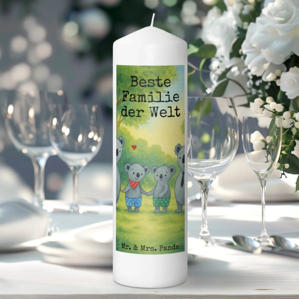 Kerze Koala Familie zwei Design Outdoor-Kerze, Kerze Für Firmung, Grablicht, Duftkerze, Kerze Mit Gravur, Dinnerkerze, Kerze Mit Namensgravur, Tischkerze, Kerze, Laternenkerze, Glas-Kerze, Metall-Kerze, Kerze Für Advent, Stumpenkerzen-Set, Grabkerze, Bio-Kerze, Fair-Trade-Kerze, Handgegossene Kerze, Kerze Mit Fotoeinleger, Kerze Für Kommunion, Kerze Als Gastgeschenk, Kerze Für Taufe, Votivkerze, Gedenkkerze, Kerze Mit Prägung, Dinnerkerzenpaar, Andachtskerze, Kerze Mit Spruch, Tafelkerze, Sojawachskerze, Stumpenkerze, Streukerze, Kerze Ohne Duft, Gartenkerze, Kerze Mit Motiv, Kerze Für Hochzeit, Teelicht, Kerze Für Geburtstag, Kerze Mit Duft, Handgemachte Kerze, Kerze Für Weihnachten, Trauerkerze, Stabkerze, Blockkerze, Kerze Für Ostern, Stearin­kerze, Familie, Vatertag, Muttertag, Bruder, Schwester, Mama, Papa, Oma, Opa, Lieblingsfamilie, Familienzeit, Koalafamilie, Koala, Koalabär, Familienleben, beste Familie