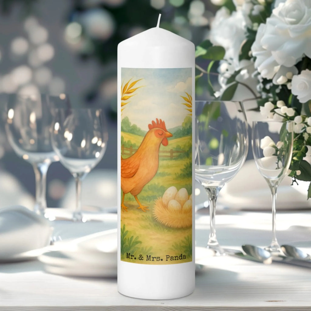 Kerze Huhn Stolz Design Bio-Kerze, Kerze Als Gastgeschenk, Kerze Mit Spruch, Kerze Mit Prägung, Kerze Für Advent, Fair-Trade-Kerze, Kerze Mit Fotoeinleger, Kerze, Andachtskerze, Blockkerze, Grablicht, Stumpenkerze, Kerze Mit Gravur, Stumpenkerzen-Set, Sojawachskerze, Kerze Mit Namensgravur, Streukerze, Stabkerze, Kerze Für Weihnachten, Handgemachte Kerze, Metall-Kerze, Kerze Ohne Duft, Gedenkkerze, Glas-Kerze, Stearin­kerze, Kerze Für Kommunion, Laternenkerze, Tafelkerze, Duftkerze, Outdoor-Kerze, Teelicht, Dinnerkerze, Kerze Für Geburtstag, Votivkerze, Tischkerze, Handgegossene Kerze, Gartenkerze, Kerze Für Firmung, Trauerkerze, Grabkerze, Kerze Für Taufe, Kerze Für Hochzeit, Kerze Mit Motiv, Kerze Mit Duft, Dinnerkerzenpaar, Kerze Für Ostern, Bauernhof, Hoftiere, Landwirt, Landwirtin, Geburt, Hühner, Schwangerschaft, Henne, Hahn, Motivation, Magie, Hof, Landleben, Eier, Spruch