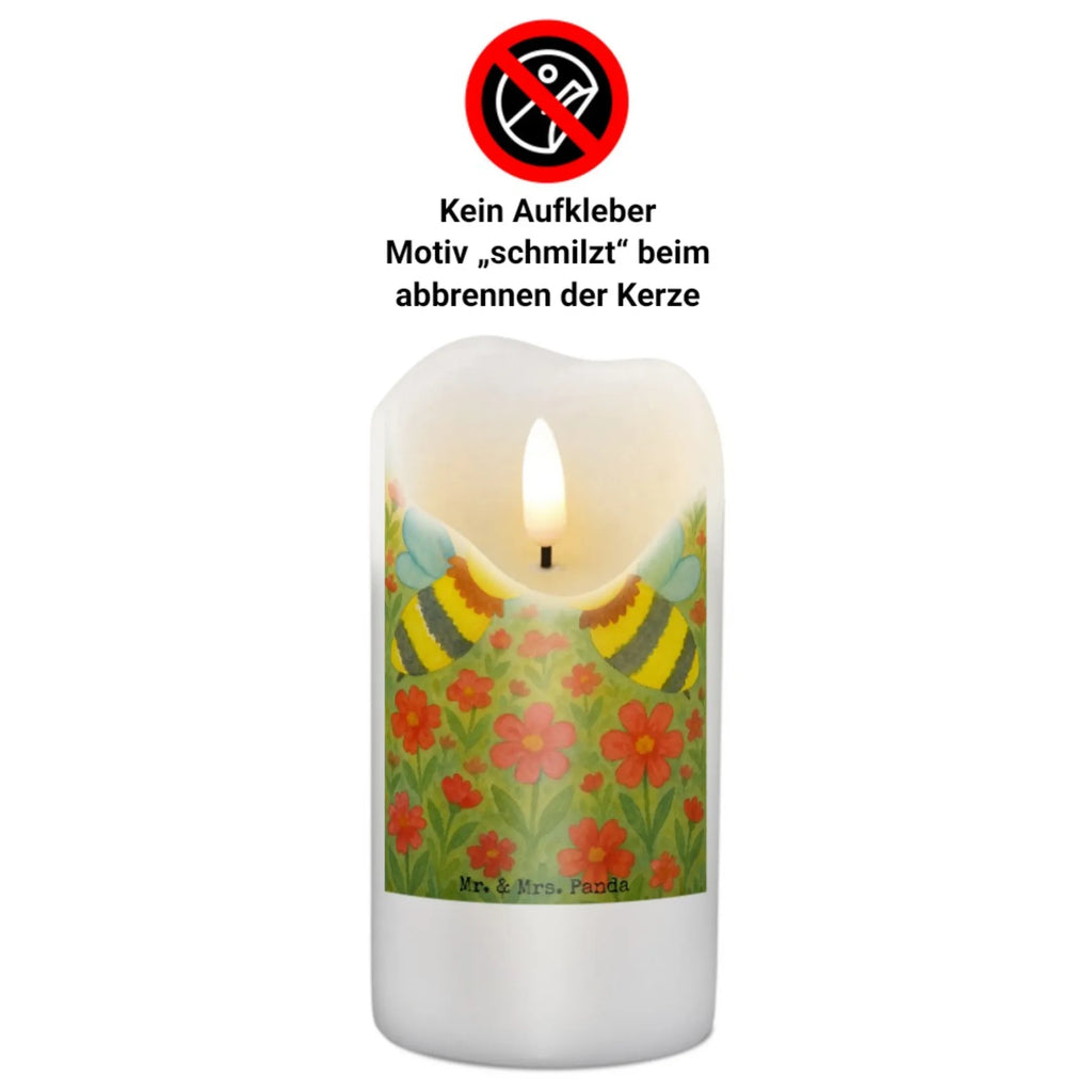 Kerze Biene Liebe Design Gartenkerze, Kerze Für Ostern, Grablicht, Dinnerkerzenpaar, Kerze Mit Prägung, Teelicht, Stabkerze, Kerze Für Weihnachten, Fair-Trade-Kerze, Kerze Für Hochzeit, Kerze Für Advent, Blockkerze, Sojawachskerze, Laternenkerze, Outdoor-Kerze, Kerze Mit Spruch, Kerze Mit Duft, Handgegossene Kerze, Duftkerze, Handgemachte Kerze, Kerze Mit Fotoeinleger, Kerze Mit Namensgravur, Tafelkerze, Kerze, Bio-Kerze, Andachtskerze, Gedenkkerze, Stumpenkerze, Stumpenkerzen-Set, Kerze Mit Motiv, Votivkerze, Kerze Ohne Duft, Dinnerkerze, Kerze Für Geburtstag, Stearin­kerze, Glas-Kerze, Kerze Mit Gravur, Kerze Für Firmung, Kerze Für Kommunion, Kerze Für Taufe, Metall-Kerze, Tischkerze, Trauerkerze, Streukerze, Kerze Als Gastgeschenk, Grabkerze, Biene, Wespe, Hummel