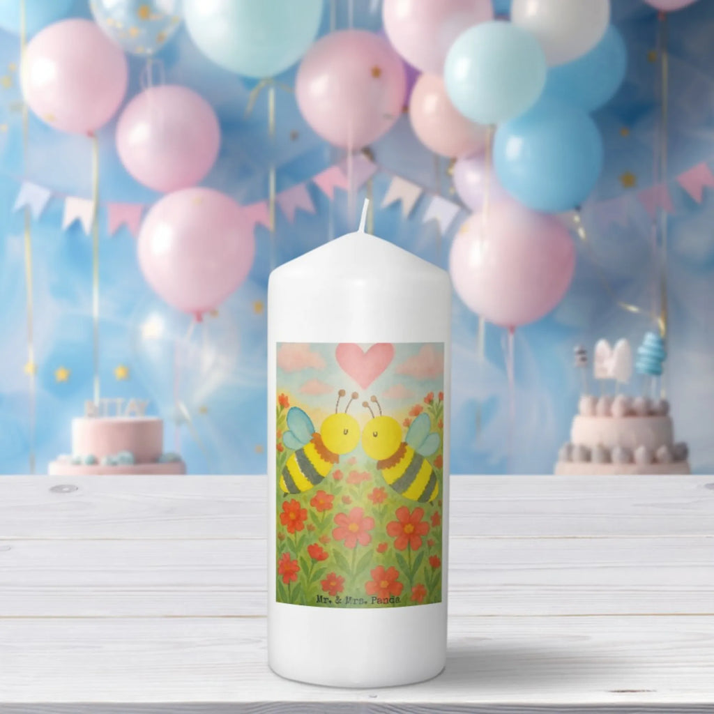 Kerze Biene Liebe Design Gartenkerze, Kerze Für Ostern, Grablicht, Dinnerkerzenpaar, Kerze Mit Prägung, Teelicht, Stabkerze, Kerze Für Weihnachten, Fair-Trade-Kerze, Kerze Für Hochzeit, Kerze Für Advent, Blockkerze, Sojawachskerze, Laternenkerze, Outdoor-Kerze, Kerze Mit Spruch, Kerze Mit Duft, Handgegossene Kerze, Duftkerze, Handgemachte Kerze, Kerze Mit Fotoeinleger, Kerze Mit Namensgravur, Tafelkerze, Kerze, Bio-Kerze, Andachtskerze, Gedenkkerze, Stumpenkerze, Stumpenkerzen-Set, Kerze Mit Motiv, Votivkerze, Kerze Ohne Duft, Dinnerkerze, Kerze Für Geburtstag, Stearin­kerze, Glas-Kerze, Kerze Mit Gravur, Kerze Für Firmung, Kerze Für Kommunion, Kerze Für Taufe, Metall-Kerze, Tischkerze, Trauerkerze, Streukerze, Kerze Als Gastgeschenk, Grabkerze, Biene, Wespe, Hummel