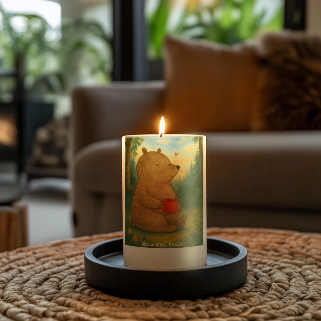Kerze Bär Kaffee Design Stumpenkerzen-Set, Kerze Mit Gravur, Votivkerze, Kerze Für Hochzeit, Kerze Mit Motiv, Kerze Für Advent, Kerze Für Ostern, Fair-Trade-Kerze, Kerze Für Geburtstag, Laternenkerze, Kerze Mit Duft, Metall-Kerze, Trauerkerze, Kerze Für Firmung, Tischkerze, Teelicht, Kerze Als Gastgeschenk, Kerze Mit Namensgravur, Streukerze, Kerze Mit Prägung, Kerze, Kerze Mit Fotoeinleger, Andachtskerze, Duftkerze, Tafelkerze, Handgemachte Kerze, Kerze Für Kommunion, Glas-Kerze, Gartenkerze, Kerze Ohne Duft, Outdoor-Kerze, Blockkerze, Stumpenkerze, Handgegossene Kerze, Bio-Kerze, Grabkerze, Gedenkkerze, Kerze Für Taufe, Kerze Mit Spruch, Stearin­kerze, Stabkerze, Dinnerkerzenpaar, Grablicht, Dinnerkerze, Sojawachskerze, Kerze Für Weihnachten, Bär, Teddy, Teddybär, Morgenroutine, Welt erobern, Motivation, guten Morgen, Coffee, Kaffee, Bären, Welt retten