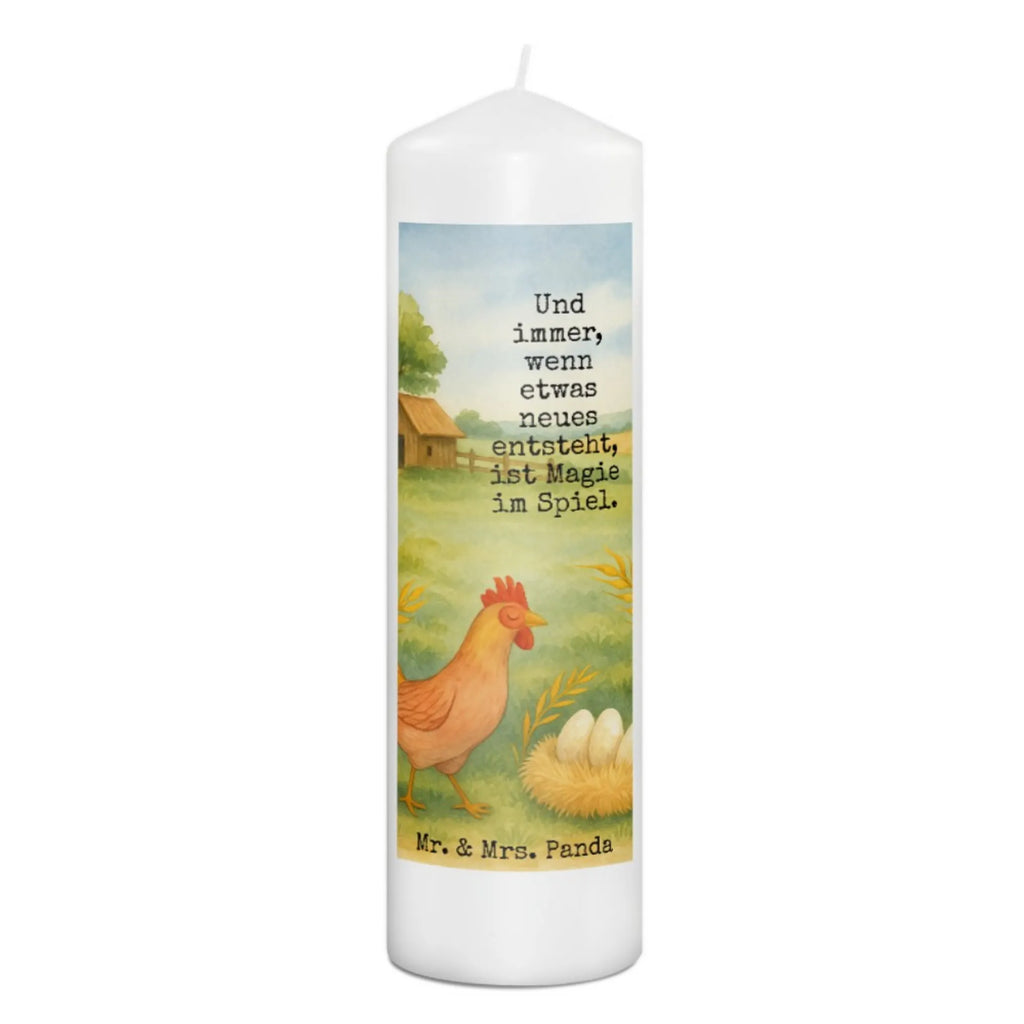 Kerze Huhn Stolz Design Bio-Kerze, Kerze Als Gastgeschenk, Kerze Mit Spruch, Kerze Mit Prägung, Kerze Für Advent, Fair-Trade-Kerze, Kerze Mit Fotoeinleger, Kerze, Andachtskerze, Blockkerze, Grablicht, Stumpenkerze, Kerze Mit Gravur, Stumpenkerzen-Set, Sojawachskerze, Kerze Mit Namensgravur, Streukerze, Stabkerze, Kerze Für Weihnachten, Handgemachte Kerze, Metall-Kerze, Kerze Ohne Duft, Gedenkkerze, Glas-Kerze, Stearin­kerze, Kerze Für Kommunion, Laternenkerze, Tafelkerze, Duftkerze, Outdoor-Kerze, Teelicht, Dinnerkerze, Kerze Für Geburtstag, Votivkerze, Tischkerze, Handgegossene Kerze, Gartenkerze, Kerze Für Firmung, Trauerkerze, Grabkerze, Kerze Für Taufe, Kerze Für Hochzeit, Kerze Mit Motiv, Kerze Mit Duft, Dinnerkerzenpaar, Kerze Für Ostern, Bauernhof, Hoftiere, Landwirt, Landwirtin, Geburt, Hühner, Schwangerschaft, Henne, Hahn, Motivation, Magie, Hof, Landleben, Eier, Spruch
