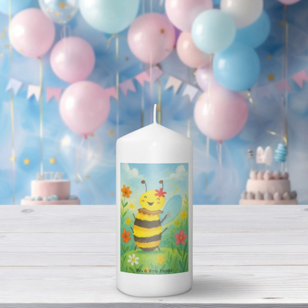 Kerze Biene Happy Design Trauerkerze, Stumpenkerzen-Set, Kerze Mit Motiv, Laternenkerze, Tafelkerze, Kerze Mit Gravur, Streukerze, Dinnerkerzenpaar, Dinnerkerze, Duftkerze, Glas-Kerze, Kerze Für Advent, Stabkerze, Kerze Für Geburtstag, Gedenkkerze, Kerze Mit Namensgravur, Kerze Ohne Duft, Kerze Mit Fotoeinleger, Grabkerze, Metall-Kerze, Blockkerze, Kerze, Kerze Für Firmung, Kerze Für Ostern, Kerze Mit Duft, Gartenkerze, Teelicht, Andachtskerze, Kerze Für Hochzeit, Kerze Als Gastgeschenk, Kerze Für Weihnachten, Sojawachskerze, Handgegossene Kerze, Kerze Für Taufe, Handgemachte Kerze, Kerze Mit Spruch, Stumpenkerze, Fair-Trade-Kerze, Kerze Mit Prägung, Tischkerze, Votivkerze, Kerze Für Kommunion, Grablicht, Stearin­kerze, Outdoor-Kerze, Bio-Kerze, Biene, Wespe, Hummel