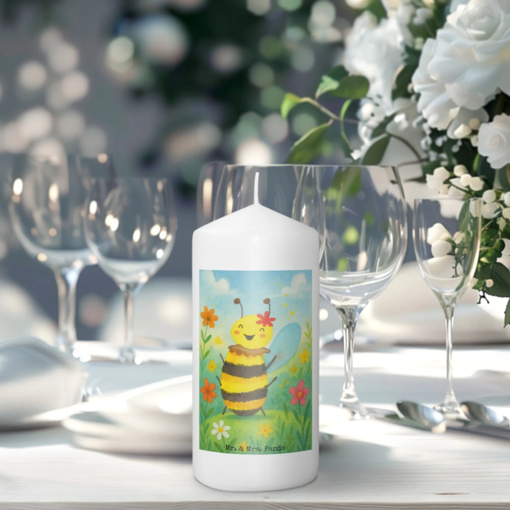 Kerze Biene Happy Design Trauerkerze, Stumpenkerzen-Set, Kerze Mit Motiv, Laternenkerze, Tafelkerze, Kerze Mit Gravur, Streukerze, Dinnerkerzenpaar, Dinnerkerze, Duftkerze, Glas-Kerze, Kerze Für Advent, Stabkerze, Kerze Für Geburtstag, Gedenkkerze, Kerze Mit Namensgravur, Kerze Ohne Duft, Kerze Mit Fotoeinleger, Grabkerze, Metall-Kerze, Blockkerze, Kerze, Kerze Für Firmung, Kerze Für Ostern, Kerze Mit Duft, Gartenkerze, Teelicht, Andachtskerze, Kerze Für Hochzeit, Kerze Als Gastgeschenk, Kerze Für Weihnachten, Sojawachskerze, Handgegossene Kerze, Kerze Für Taufe, Handgemachte Kerze, Kerze Mit Spruch, Stumpenkerze, Fair-Trade-Kerze, Kerze Mit Prägung, Tischkerze, Votivkerze, Kerze Für Kommunion, Grablicht, Stearin­kerze, Outdoor-Kerze, Bio-Kerze, Biene, Wespe, Hummel