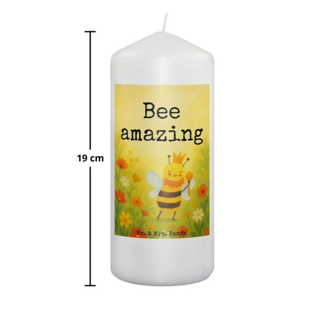 Kerze Biene König Design Andachtskerze, Glas-Kerze, Grabkerze, Metall-Kerze, Trauerkerze, Duftkerze, Kerze Für Taufe, Kerze Für Kommunion, Stearin­kerze, Gedenkkerze, Stumpenkerzen-Set, Dinnerkerze, Laternenkerze, Kerze Mit Fotoeinleger, Dinnerkerzenpaar, Kerze Mit Spruch, Outdoor-Kerze, Stumpenkerze, Streukerze, Handgemachte Kerze, Stabkerze, Sojawachskerze, Kerze Als Gastgeschenk, Bio-Kerze, Kerze Ohne Duft, Blockkerze, Kerze Für Ostern, Fair-Trade-Kerze, Kerze Für Hochzeit, Votivkerze, Kerze Mit Gravur, Kerze, Teelicht, Kerze Mit Duft, Gartenkerze, Tischkerze, Tafelkerze, Kerze Mit Motiv, Kerze Mit Namensgravur, Kerze Mit Prägung, Grablicht, Kerze Für Geburtstag, Kerze Für Weihnachten, Kerze Für Advent, Kerze Für Firmung, Handgegossene Kerze, Biene, Wespe, Hummel