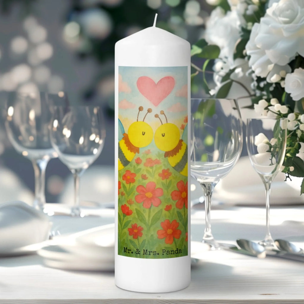 Kerze Biene Liebe Design Gartenkerze, Kerze Für Ostern, Grablicht, Dinnerkerzenpaar, Kerze Mit Prägung, Teelicht, Stabkerze, Kerze Für Weihnachten, Fair-Trade-Kerze, Kerze Für Hochzeit, Kerze Für Advent, Blockkerze, Sojawachskerze, Laternenkerze, Outdoor-Kerze, Kerze Mit Spruch, Kerze Mit Duft, Handgegossene Kerze, Duftkerze, Handgemachte Kerze, Kerze Mit Fotoeinleger, Kerze Mit Namensgravur, Tafelkerze, Kerze, Bio-Kerze, Andachtskerze, Gedenkkerze, Stumpenkerze, Stumpenkerzen-Set, Kerze Mit Motiv, Votivkerze, Kerze Ohne Duft, Dinnerkerze, Kerze Für Geburtstag, Stearin­kerze, Glas-Kerze, Kerze Mit Gravur, Kerze Für Firmung, Kerze Für Kommunion, Kerze Für Taufe, Metall-Kerze, Tischkerze, Trauerkerze, Streukerze, Kerze Als Gastgeschenk, Grabkerze, Biene, Wespe, Hummel