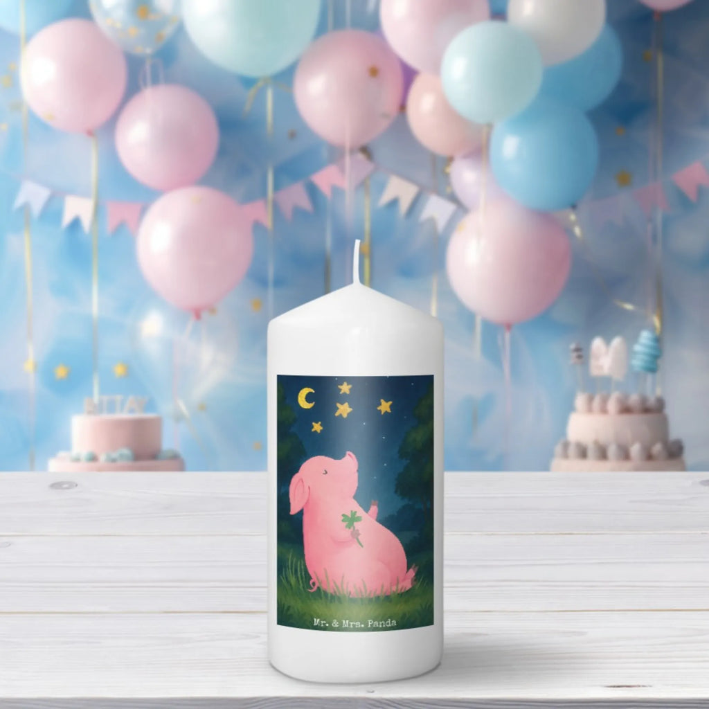 Kerze Schwein Glück Design Kerze Für Weihnachten, Kerze Mit Duft, Fair-Trade-Kerze, Dinnerkerze, Tischkerze, Kerze, Kerze Ohne Duft, Duftkerze, Metall-Kerze, Stabkerze, Sojawachskerze, Kerze Für Kommunion, Blockkerze, Kerze Mit Fotoeinleger, Kerze Für Hochzeit, Handgegossene Kerze, Trauerkerze, Kerze Für Geburtstag, Glas-Kerze, Grabkerze, Kerze Mit Gravur, Tafelkerze, Kerze Für Advent, Kerze Als Gastgeschenk, Kerze Für Ostern, Kerze Mit Namensgravur, Votivkerze, Kerze Mit Spruch, Stumpenkerze, Bio-Kerze, Handgemachte Kerze, Andachtskerze, Gedenkkerze, Kerze Für Firmung, Teelicht, Kerze Mit Motiv, Grablicht, Dinnerkerzenpaar, Laternenkerze, Stearin­kerze, Gartenkerze, Streukerze, Outdoor-Kerze, Kerze Mit Prägung, Stumpenkerzen-Set, Kerze Für Taufe, Tiermotive, Gute Laune, lustige Sprüche, Tiere, Ziele, Glücksschwein. Glück, Träume, Schwein, Sterne, Schweinchen, Sernchen, Glücksbringer, Motivation