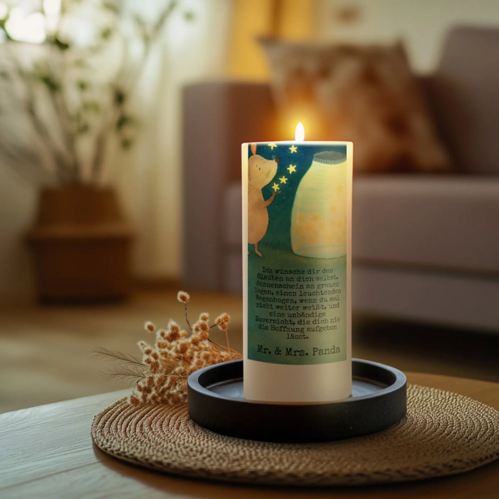 Kerze Maus Sterne Design Andachtskerze, Kerze Mit Gravur, Kerze Für Weihnachten, Kerze Mit Motiv, Gartenkerze, Metall-Kerze, Blockkerze, Kerze, Tischkerze, Kerze Für Geburtstag, Gedenkkerze, Kerze Für Taufe, Tafelkerze, Laternenkerze, Kerze Mit Fotoeinleger, Handgemachte Kerze, Streukerze, Dinnerkerzenpaar, Grabkerze, Stumpenkerze, Bio-Kerze, Kerze Für Hochzeit, Fair-Trade-Kerze, Trauerkerze, Dinnerkerze, Votivkerze, Kerze Mit Spruch, Kerze Für Kommunion, Stearin­kerze, Kerze Für Advent, Grablicht, Teelicht, Kerze Für Firmung, Kerze Mit Prägung, Kerze Ohne Duft, Stumpenkerzen-Set, Kerze Mit Duft, Kerze Als Gastgeschenk, Kerze Für Ostern, Outdoor-Kerze, Glas-Kerze, Handgegossene Kerze, Stabkerze, Kerze Mit Namensgravur, Duftkerze, Sojawachskerze, Tiermotive, Gute Laune, lustige Sprüche, Tiere, Schwangerschaft, Sterne, Hoffnung, Träume, Taufe, Geburtstag, Wunsch, Kindergeburtstag, Taufgeschenk, Kind, erstes Kind, Maus, Geburt