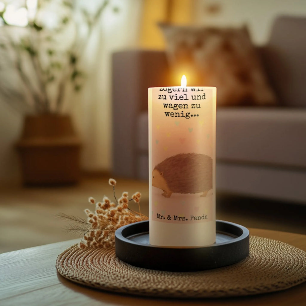 Kerze Igel Herzen Design Kerze Mit Prägung, Trauerkerze, Duftkerze, Dinnerkerzenpaar, Streukerze, Kerze Mit Spruch, Metall-Kerze, Kerze Für Geburtstag, Grablicht, Handgegossene Kerze, Fair-Trade-Kerze, Votivkerze, Kerze Mit Gravur, Bio-Kerze, Stabkerze, Kerze Mit Fotoeinleger, Teelicht, Kerze Für Kommunion, Handgemachte Kerze, Andachtskerze, Grabkerze, Laternenkerze, Kerze Für Taufe, Gedenkkerze, Kerze Für Hochzeit, Kerze, Dinnerkerze, Glas-Kerze, Kerze Für Weihnachten, Kerze Für Firmung, Tischkerze, Tafelkerze, Gartenkerze, Stumpenkerzen-Set, Kerze Als Gastgeschenk, Kerze Für Advent, Blockkerze, Kerze Für Ostern, Sojawachskerze, Outdoor-Kerze, Kerze Mit Namensgravur, Kerze Mit Motiv, Stearin­kerze, Stumpenkerze, Kerze Mit Duft, Kerze Ohne Duft, Tiermotive, Gute Laune, lustige Sprüche, Tiere, Leben, Herz, Kuss, Herzen, Liebe, Igel, Vertrauen