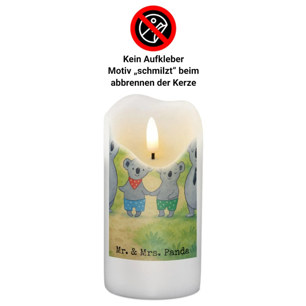 Kerze Koala Familie zwei Design Outdoor-Kerze, Kerze Für Firmung, Grablicht, Duftkerze, Kerze Mit Gravur, Dinnerkerze, Kerze Mit Namensgravur, Tischkerze, Kerze, Laternenkerze, Glas-Kerze, Metall-Kerze, Kerze Für Advent, Stumpenkerzen-Set, Grabkerze, Bio-Kerze, Fair-Trade-Kerze, Handgegossene Kerze, Kerze Mit Fotoeinleger, Kerze Für Kommunion, Kerze Als Gastgeschenk, Kerze Für Taufe, Votivkerze, Gedenkkerze, Kerze Mit Prägung, Dinnerkerzenpaar, Andachtskerze, Kerze Mit Spruch, Tafelkerze, Sojawachskerze, Stumpenkerze, Streukerze, Kerze Ohne Duft, Gartenkerze, Kerze Mit Motiv, Kerze Für Hochzeit, Teelicht, Kerze Für Geburtstag, Kerze Mit Duft, Handgemachte Kerze, Kerze Für Weihnachten, Trauerkerze, Stabkerze, Blockkerze, Kerze Für Ostern, Stearin­kerze, Familie, Vatertag, Muttertag, Bruder, Schwester, Mama, Papa, Oma, Opa, Lieblingsfamilie, Familienzeit, Koalafamilie, Koala, Koalabär, Familienleben, beste Familie