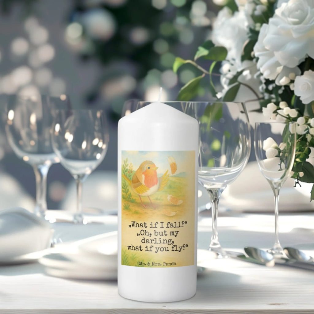 Kerze Rotkehlchen Federn Design Kerze Für Weihnachten, Handgegossene Kerze, Stabkerze, Andachtskerze, Kerze, Kerze Mit Motiv, Votivkerze, Kerze Für Hochzeit, Kerze Als Gastgeschenk, Duftkerze, Kerze Mit Duft, Fair-Trade-Kerze, Dinnerkerze, Kerze Für Firmung, Kerze Für Advent, Gartenkerze, Gedenkkerze, Laternenkerze, Grablicht, Metall-Kerze, Stearin­kerze, Kerze Ohne Duft, Kerze Mit Prägung, Kerze Für Taufe, Stumpenkerze, Kerze Für Geburtstag, Kerze Für Kommunion, Handgemachte Kerze, Sojawachskerze, Stumpenkerzen-Set, Outdoor-Kerze, Trauerkerze, Kerze Mit Gravur, Tafelkerze, Tischkerze, Kerze Für Ostern, Kerze Mit Namensgravur, Grabkerze, Glas-Kerze, Dinnerkerzenpaar, Kerze Mit Fotoeinleger, Kerze Mit Spruch, Teelicht, Streukerze, Blockkerze, Bio-Kerze, Tiermotive, Gute Laune, lustige Sprüche, Tiere, Rotkehlchen, fliegen, Spruch Mut, Motivationsbilder, What if i fall, Motivation Sprüche, Spruch Motivation, Vogel