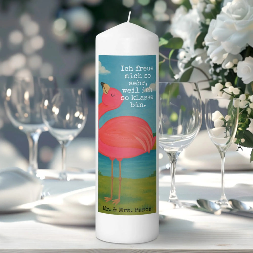 Kerze Flamingo Stolz Design Kerze Mit Namensgravur, Blockkerze, Kerze Für Weihnachten, Gedenkkerze, Kerze Für Advent, Kerze Mit Duft, Kerze Für Geburtstag, Kerze Mit Fotoeinleger, Gartenkerze, Metall-Kerze, Kerze Mit Gravur, Glas-Kerze, Kerze Für Firmung, Votivkerze, Kerze Mit Prägung, Fair-Trade-Kerze, Dinnerkerze, Kerze, Handgegossene Kerze, Kerze Für Kommunion, Handgemachte Kerze, Outdoor-Kerze, Stearin­kerze, Tafelkerze, Teelicht, Duftkerze, Grabkerze, Grablicht, Dinnerkerzenpaar, Kerze Für Ostern, Kerze Mit Spruch, Laternenkerze, Bio-Kerze, Kerze Als Gastgeschenk, Trauerkerze, Andachtskerze, Stabkerze, Streukerze, Kerze Für Taufe, Kerze Ohne Duft, Kerze Für Hochzeit, Kerze Mit Motiv, Sojawachskerze, Stumpenkerzen-Set, Stumpenkerze, Tischkerze, Flamingo, stolz, Mama, beste Freundin, Tochter, Freundin, Selbstakzeptanz, Selbstliebe, Schwester, Freude