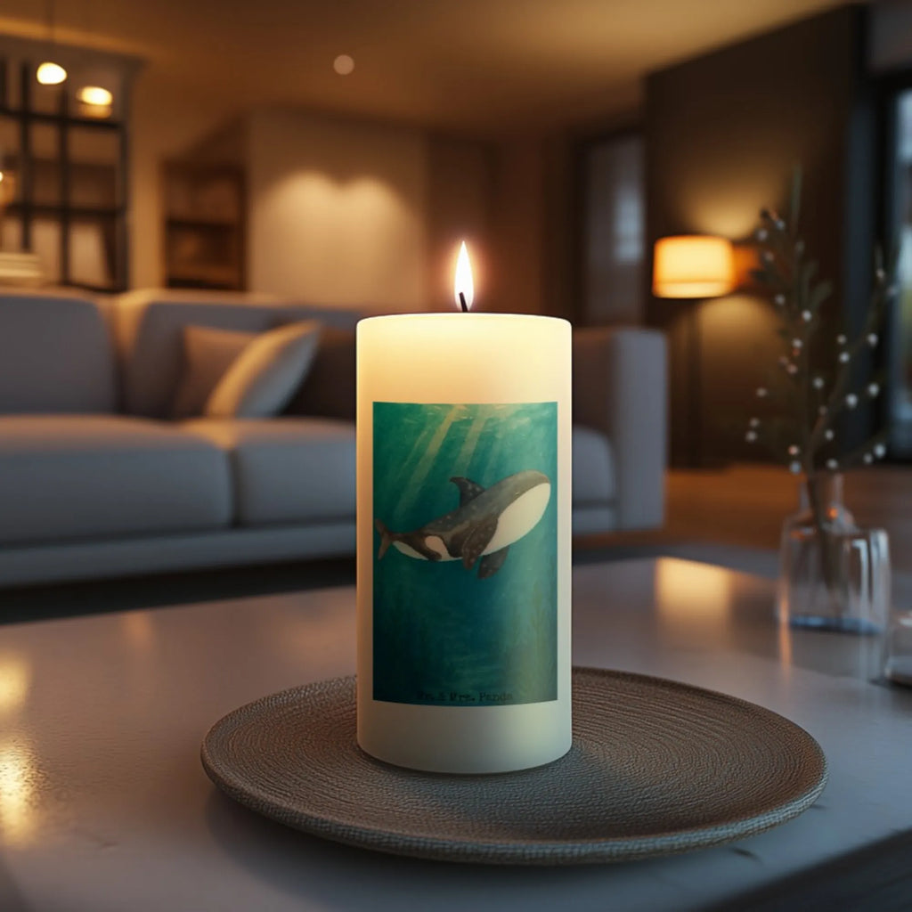 Kerze Orca Design Stearin­kerze, Stumpenkerze, Kerze Für Taufe, Stabkerze, Grabkerze, Kerze Mit Spruch, Streukerze, Kerze Für Firmung, Kerze Mit Fotoeinleger, Kerze Für Kommunion, Andachtskerze, Teelicht, Outdoor-Kerze, Kerze Für Geburtstag, Gartenkerze, Fair-Trade-Kerze, Kerze Ohne Duft, Kerze Für Weihnachten, Kerze Mit Prägung, Kerze Mit Namensgravur, Sojawachskerze, Handgemachte Kerze, Stumpenkerzen-Set, Kerze Für Hochzeit, Dinnerkerze, Dinnerkerzenpaar, Grablicht, Blockkerze, Laternenkerze, Tafelkerze, Kerze Für Ostern, Kerze, Votivkerze, Kerze Mit Gravur, Kerze Für Advent, Kerze Mit Motiv, Trauerkerze, Kerze Mit Duft, Handgegossene Kerze, Kerze Als Gastgeschenk, Duftkerze, Metall-Kerze, Tischkerze, Gedenkkerze, Glas-Kerze, Bio-Kerze, Meerestiere, Meer, Urlaub, Neustart, Selbstliebe, Startup, Motivation, Arbeit, Möglichkeiten, Orca, Wal, Killerwal, Orcas, Büro