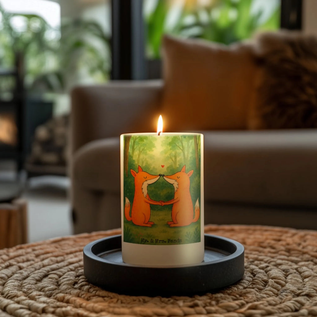 Kerze Füchse Liebe Design Grabkerze, Kerze Mit Motiv, Gedenkkerze, Kerze Für Weihnachten, Outdoor-Kerze, Stumpenkerze, Dinnerkerzenpaar, Kerze Als Gastgeschenk, Handgegossene Kerze, Fair-Trade-Kerze, Kerze Mit Duft, Kerze Für Taufe, Tafelkerze, Kerze Für Geburtstag, Kerze Mit Fotoeinleger, Bio-Kerze, Grablicht, Laternenkerze, Kerze Für Advent, Kerze Mit Namensgravur, Kerze Für Hochzeit, Trauerkerze, Metall-Kerze, Andachtskerze, Glas-Kerze, Tischkerze, Kerze Mit Spruch, Dinnerkerze, Votivkerze, Streukerze, Stearin­kerze, Teelicht, Kerze Ohne Duft, Sojawachskerze, Stabkerze, Kerze Mit Prägung, Duftkerze, Gartenkerze, Kerze, Blockkerze, Kerze Für Ostern, Stumpenkerzen-Set, Handgemachte Kerze, Kerze Mit Gravur, Kerze Für Firmung, Kerze Für Kommunion, Fuchs, Liebespaar, Paar, Füchse, Liebe, Ehe, Freundin, Fox, Ehemann, Verlobte, Partner, Freund, Liebesbeweis, Ehefrau