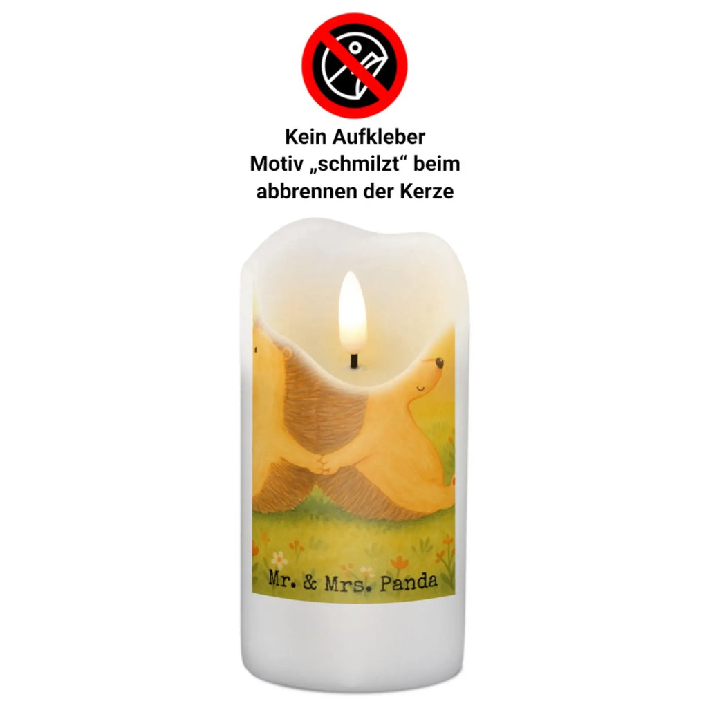 Kerze Igel händchenhaltend Design Kerze Für Weihnachten, Stearin­kerze, Kerze Mit Namensgravur, Metall-Kerze, Kerze Für Ostern, Stabkerze, Streukerze, Kerze Für Kommunion, Outdoor-Kerze, Kerze Ohne Duft, Handgemachte Kerze, Grabkerze, Kerze Mit Fotoeinleger, Gartenkerze, Dinnerkerze, Teelicht, Dinnerkerzenpaar, Kerze Mit Spruch, Andachtskerze, Kerze Mit Motiv, Kerze Für Firmung, Laternenkerze, Grablicht, Stumpenkerzen-Set, Duftkerze, Tafelkerze, Kerze, Kerze Mit Duft, Bio-Kerze, Kerze Für Geburtstag, Trauerkerze, Stumpenkerze, Votivkerze, Handgegossene Kerze, Kerze Als Gastgeschenk, Gedenkkerze, Blockkerze, Kerze Mit Prägung, Sojawachskerze, Tischkerze, Kerze Für Hochzeit, Fair-Trade-Kerze, Kerze Mit Gravur, Glas-Kerze, Kerze Für Taufe, Kerze Für Advent, Liebe, Partner, Freund, Freundin, Ehemann, Ehefrau, Heiraten, Verlobung, Heiratsantrag, Liebesgeschenk, Jahrestag, Hocheitstag, Liebesbeweis, Igel, Lieblingsmensch, Igelliebe, Gemeinsamkeit, Geschenk für zwei, große Liebe, Hand in Hand, Hochzeit, Liebesbotschaft, Love