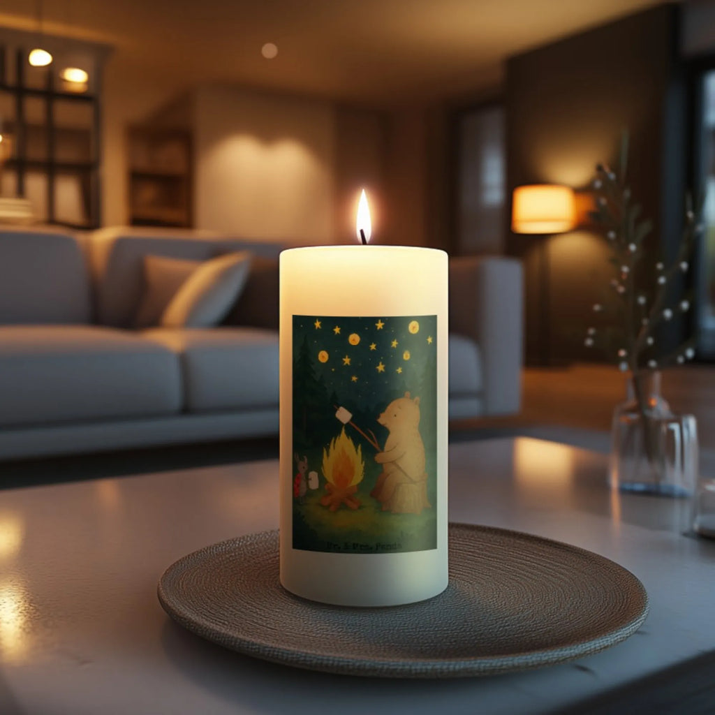 Kerze Bär & Marienkäfer Lagerfeuer Design Duftkerze, Streukerze, Kerze Mit Prägung, Grabkerze, Tafelkerze, Stumpenkerze, Kerze Mit Gravur, Gartenkerze, Kerze Für Hochzeit, Kerze Für Geburtstag, Gedenkkerze, Outdoor-Kerze, Metall-Kerze, Kerze Für Kommunion, Kerze Mit Duft, Kerze Für Weihnachten, Stearin­kerze, Kerze Für Taufe, Bio-Kerze, Teelicht, Handgemachte Kerze, Trauerkerze, Kerze Ohne Duft, Kerze Für Ostern, Kerze Mit Spruch, Kerze Mit Motiv, Laternenkerze, Handgegossene Kerze, Sojawachskerze, Glas-Kerze, Kerze Für Firmung, Dinnerkerze, Kerze Für Advent, Kerze Mit Fotoeinleger, Kerze Als Gastgeschenk, Stumpenkerzen-Set, Andachtskerze, Fair-Trade-Kerze, Votivkerze, Blockkerze, Stabkerze, Kerze Mit Namensgravur, Grablicht, Dinnerkerzenpaar, Tischkerze, Kerze, Bär, Teddy, Teddybär, Lagerfeuer