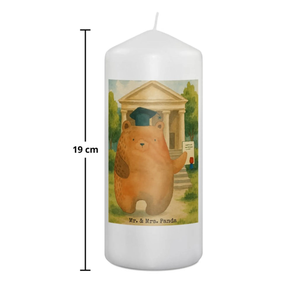 świeca Niedźwiedź Egzamin Design Kerze Für Taufe, Blockkerze, Stabkerze, Metall-Kerze, Stumpenkerze, Kerze Mit Gravur, Kerze Für Ostern, Tischkerze, Kerze Mit Prägung, Sojawachskerze, Bio-Kerze, Tafelkerze, Stearin­kerze, Kerze, Andachtskerze, Duftkerze, Votivkerze, Teelicht, Gartenkerze, Fair-Trade-Kerze, Kerze Mit Spruch, Glas-Kerze, Kerze Für Hochzeit, Kerze Als Gastgeschenk, Grabkerze, Stumpenkerzen-Set, Laternenkerze, Kerze Für Weihnachten, Kerze Für Firmung, Kerze Mit Duft, Kerze Für Geburtstag, Kerze Mit Motiv, Grablicht, Streukerze, Kerze Mit Fotoeinleger, Kerze Für Advent, Dinnerkerzenpaar, Handgemachte Kerze, Gedenkkerze, Kerze Für Kommunion, Dinnerkerze, Handgegossene Kerze, Kerze Mit Namensgravur, Kerze Ohne Duft, Trauerkerze, Outdoor-Kerze, Bär, Teddy, Teddybär, Zeugnis, Prüfungen, Abschluss, Abschlusszeugnis, Abitur, Prüfung bestanden