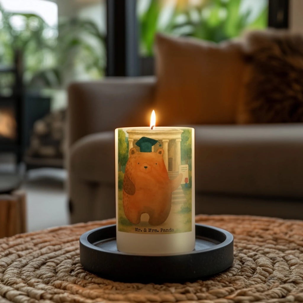 świeca Niedźwiedź Egzamin Design Kerze Für Taufe, Blockkerze, Stabkerze, Metall-Kerze, Stumpenkerze, Kerze Mit Gravur, Kerze Für Ostern, Tischkerze, Kerze Mit Prägung, Sojawachskerze, Bio-Kerze, Tafelkerze, Stearin­kerze, Kerze, Andachtskerze, Duftkerze, Votivkerze, Teelicht, Gartenkerze, Fair-Trade-Kerze, Kerze Mit Spruch, Glas-Kerze, Kerze Für Hochzeit, Kerze Als Gastgeschenk, Grabkerze, Stumpenkerzen-Set, Laternenkerze, Kerze Für Weihnachten, Kerze Für Firmung, Kerze Mit Duft, Kerze Für Geburtstag, Kerze Mit Motiv, Grablicht, Streukerze, Kerze Mit Fotoeinleger, Kerze Für Advent, Dinnerkerzenpaar, Handgemachte Kerze, Gedenkkerze, Kerze Für Kommunion, Dinnerkerze, Handgegossene Kerze, Kerze Mit Namensgravur, Kerze Ohne Duft, Trauerkerze, Outdoor-Kerze, Bär, Teddy, Teddybär, Zeugnis, Prüfungen, Abschluss, Abschlusszeugnis, Abitur, Prüfung bestanden