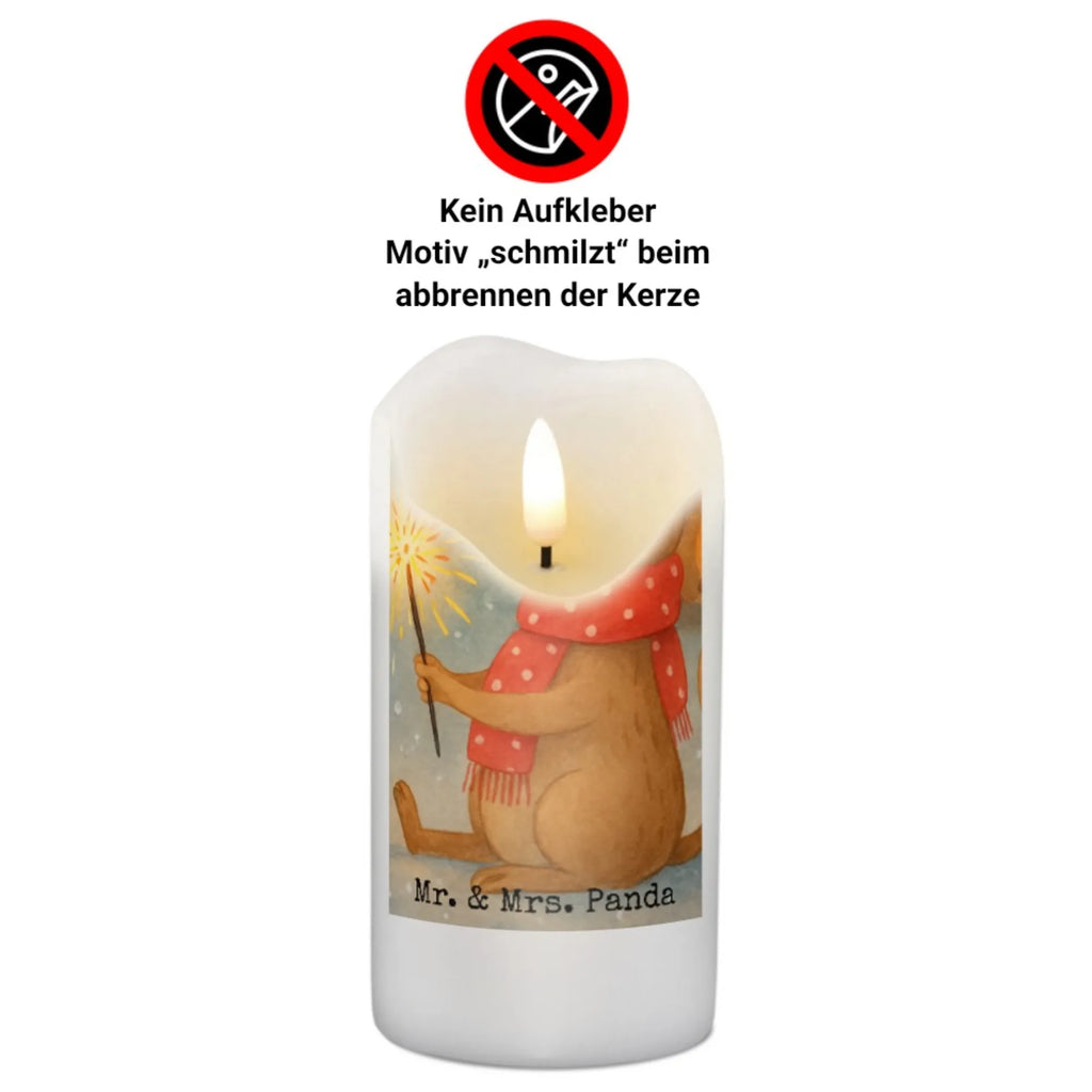 świeca mysz Boże Narodzenie Design Dekokerze, Osterkerze, Stumpenkerze, Dinnerkerze, Tischkerze, Kommunionskerze, Geburtskerze, Erinnerungskerze, Adventskerze, Tafelkerze, Zylinderkerze, Kerze Mit Spruch, Bedruckte Kerze, Dekorative Kerze, Schmuckkerze, Wunschkerze, Gartenkerze, Weihnachtskerze, Grosse Kerze, Erinnerungslicht, Handgemachte Kerze, Geburtstagskerze, Wachskerze, Laternenkerze, Hochzeitskerze, Blockkerze, Kerze Mit Motiv, Advent, Weihnachten, Nikolaus, Wintermotiv, Weihnachtsdeko, Heiligabend, Winter, Frohe Weihnachten, Weihnachtsmotiv, Mäuschen, Weihnachtsgruß, Weihnachtswunder, Maus