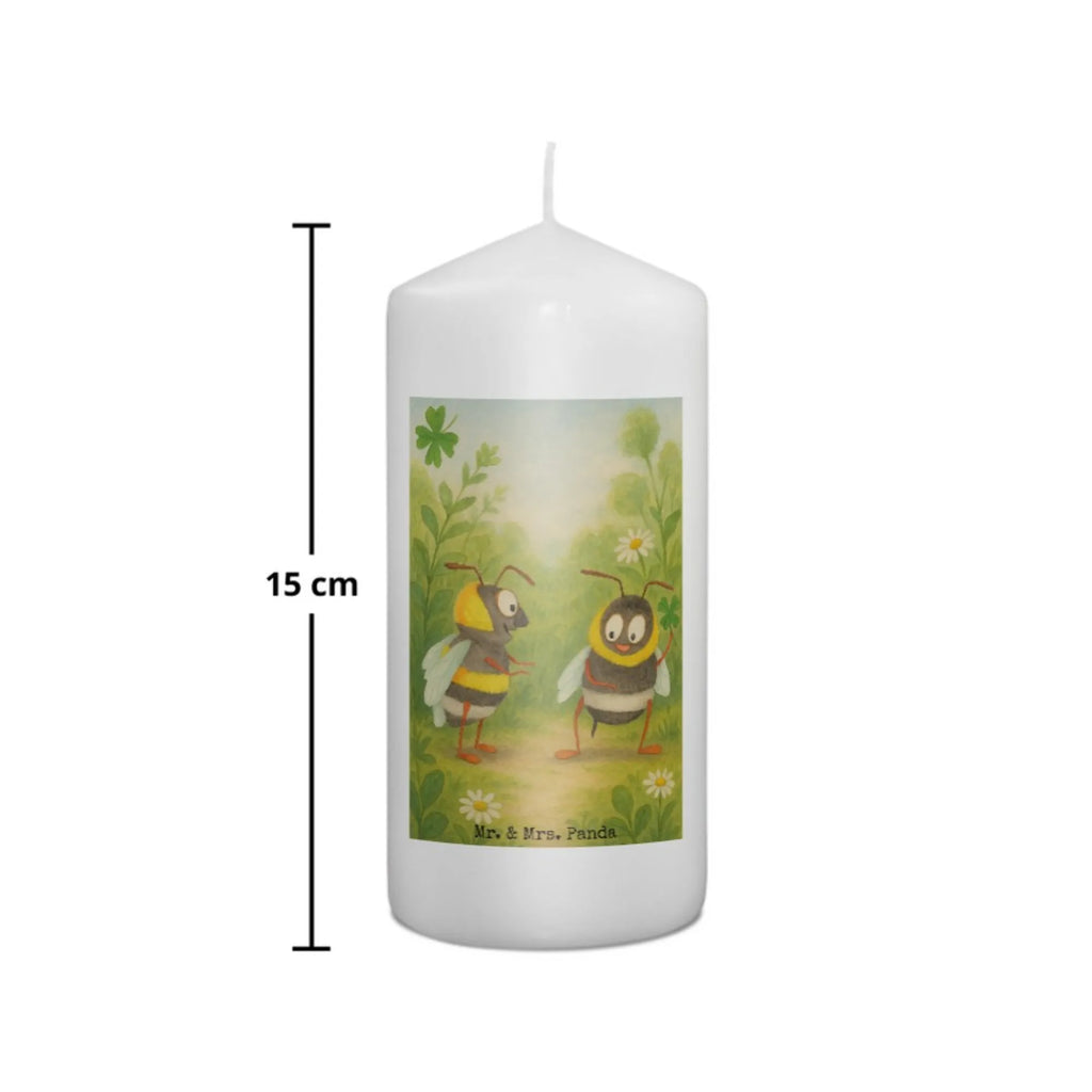 Kerze Bienen Paar Design Kerze Für Advent, Kerze, Kerze Für Weihnachten, Outdoor-Kerze, Stumpenkerzen-Set, Duftkerze, Kerze Für Ostern, Stumpenkerze, Tischkerze, Kerze Für Firmung, Kerze Mit Gravur, Stabkerze, Kerze Mit Motiv, Trauerkerze, Kerze Mit Duft, Handgemachte Kerze, Dinnerkerzenpaar, Fair-Trade-Kerze, Kerze Für Geburtstag, Kerze Mit Fotoeinleger, Tafelkerze, Stearin­kerze, Votivkerze, Blockkerze, Teelicht, Gedenkkerze, Grablicht, Metall-Kerze, Kerze Ohne Duft, Gartenkerze, Laternenkerze, Kerze Für Kommunion, Streukerze, Kerze Als Gastgeschenk, Kerze Für Hochzeit, Kerze Mit Namensgravur, Grabkerze, Kerze Mit Spruch, Sojawachskerze, Dinnerkerze, Bio-Kerze, Handgegossene Kerze, Kerze Für Taufe, Glas-Kerze, Andachtskerze, Kerze Mit Prägung, Liebe, Partner, Freund, Freundin, Ehemann, Ehefrau, Heiraten, Verlobung, Heiratsantrag, Liebesgeschenk, Jahrestag, Hocheitstag, Geschenk für Frauen, Geschenk für Partner, Geschenk für Freundin, Valentinstag, Hochzeitstag, Schildkröten, verliebte Schildkröten, für Ehemann, für Männer, Mitbringsel, Liebesbeweis