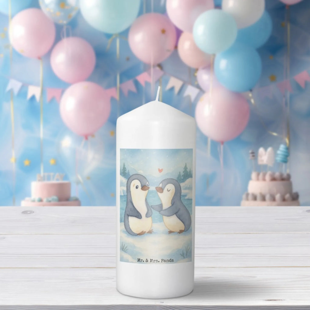 Kerze Pinguine trösten Design Grablicht, Kerze Ohne Duft, Laternenkerze, Streukerze, Kerze Für Kommunion, Dinnerkerzenpaar, Duftkerze, Stearin­kerze, Kerze Mit Gravur, Gartenkerze, Kerze Mit Namensgravur, Gedenkkerze, Kerze Für Weihnachten, Metall-Kerze, Sojawachskerze, Glas-Kerze, Tischkerze, Kerze, Kerze Mit Prägung, Handgemachte Kerze, Trauerkerze, Kerze Mit Spruch, Teelicht, Kerze Für Taufe, Andachtskerze, Stabkerze, Kerze Für Geburtstag, Stumpenkerze, Kerze Für Firmung, Handgegossene Kerze, Blockkerze, Fair-Trade-Kerze, Kerze Mit Duft, Kerze Als Gastgeschenk, Kerze Für Ostern, Kerze Mit Motiv, Stumpenkerzen-Set, Bio-Kerze, Kerze Mit Fotoeinleger, Kerze Für Advent, Outdoor-Kerze, Kerze Für Hochzeit, Votivkerze, Dinnerkerze, Grabkerze, Tafelkerze, Liebe, Partner, Freund, Freundin, Ehemann, Ehefrau, Heiraten, Verlobung, Heiratsantrag, Liebesgeschenk, Jahrestag, Hocheitstag, für Männer, Geschenk für Partner, Hochzeitstag, Mitbringsel, Liebesbeweis, Geschenk für Freundin, Valentinstag, für Ehemann, Geschenk für Frauen