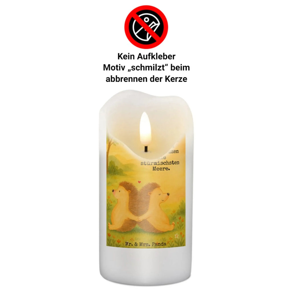 Kerze Igel händchenhaltend Design Kerze Für Weihnachten, Stearin­kerze, Kerze Mit Namensgravur, Metall-Kerze, Kerze Für Ostern, Stabkerze, Streukerze, Kerze Für Kommunion, Outdoor-Kerze, Kerze Ohne Duft, Handgemachte Kerze, Grabkerze, Kerze Mit Fotoeinleger, Gartenkerze, Dinnerkerze, Teelicht, Dinnerkerzenpaar, Kerze Mit Spruch, Andachtskerze, Kerze Mit Motiv, Kerze Für Firmung, Laternenkerze, Grablicht, Stumpenkerzen-Set, Duftkerze, Tafelkerze, Kerze, Kerze Mit Duft, Bio-Kerze, Kerze Für Geburtstag, Trauerkerze, Stumpenkerze, Votivkerze, Handgegossene Kerze, Kerze Als Gastgeschenk, Gedenkkerze, Blockkerze, Kerze Mit Prägung, Sojawachskerze, Tischkerze, Kerze Für Hochzeit, Fair-Trade-Kerze, Kerze Mit Gravur, Glas-Kerze, Kerze Für Taufe, Kerze Für Advent, Liebe, Partner, Freund, Freundin, Ehemann, Ehefrau, Heiraten, Verlobung, Heiratsantrag, Liebesgeschenk, Jahrestag, Hocheitstag, Liebesbeweis, Igel, Lieblingsmensch, Igelliebe, Gemeinsamkeit, Geschenk für zwei, große Liebe, Hand in Hand, Hochzeit, Liebesbotschaft, Love