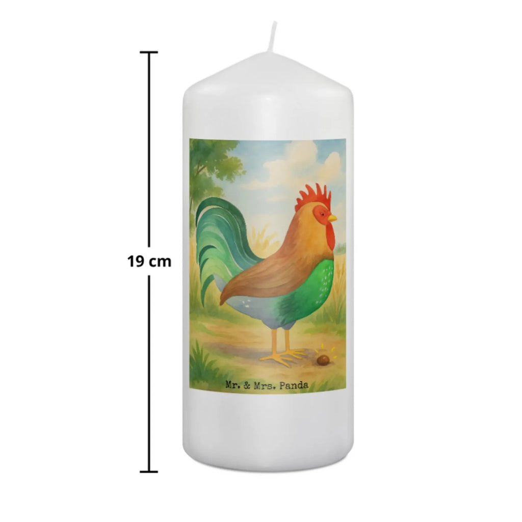 Kerze Hahn Korn Design Kerze Für Geburtstag, Kerze Mit Motiv, Kerze Mit Fotoeinleger, Gartenkerze, Kerze Für Ostern, Handgegossene Kerze, Stearin­kerze, Glas-Kerze, Trauerkerze, Blockkerze, Andachtskerze, Stumpenkerzen-Set, Tafelkerze, Kerze Für Taufe, Dinnerkerze, Votivkerze, Kerze Für Advent, Handgemachte Kerze, Kerze, Kerze Als Gastgeschenk, Metall-Kerze, Dinnerkerzenpaar, Grablicht, Bio-Kerze, Kerze Ohne Duft, Sojawachskerze, Duftkerze, Kerze Mit Gravur, Laternenkerze, Fair-Trade-Kerze, Stabkerze, Kerze Mit Duft, Streukerze, Teelicht, Kerze Mit Spruch, Grabkerze, Kerze Für Hochzeit, Kerze Mit Prägung, Kerze Mit Namensgravur, Kerze Für Kommunion, Outdoor-Kerze, Kerze Für Firmung, Gedenkkerze, Stumpenkerze, Kerze Für Weihnachten, Tischkerze, Bauernhof, Hoftiere, Landwirt, Landwirtin, Natur, Korn, Henne, Hahn, Eier