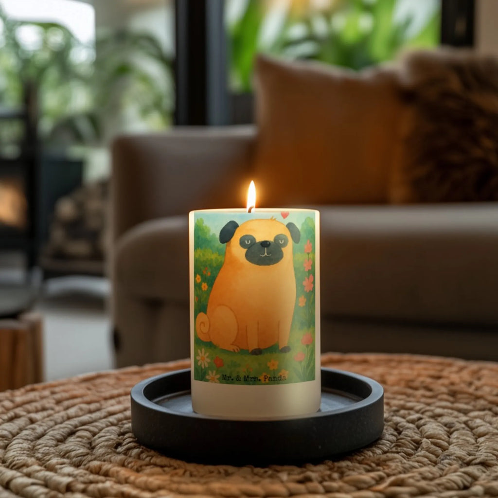 Candle Pug Design Grablicht, Andachtskerze, Kerze Mit Namensgravur, Kerze Für Ostern, Blockkerze, Dinnerkerze, Kerze Als Gastgeschenk, Streukerze, Stumpenkerzen-Set, Stumpenkerze, Sojawachskerze, Laternenkerze, Gartenkerze, Bio-Kerze, Kerze, Outdoor-Kerze, Kerze Für Advent, Handgegossene Kerze, Kerze Ohne Duft, Kerze Mit Fotoeinleger, Kerze Mit Duft, Votivkerze, Metall-Kerze, Kerze Mit Motiv, Stearin­kerze, Tischkerze, Kerze Für Taufe, Tafelkerze, Glas-Kerze, Kerze Für Hochzeit, Duftkerze, Dinnerkerzenpaar, Kerze Für Weihnachten, Kerze Mit Gravur, Kerze Für Firmung, Gedenkkerze, Stabkerze, Kerze Für Kommunion, Teelicht, Handgemachte Kerze, Kerze Mit Spruch, Trauerkerze, Kerze Mit Prägung, Fair-Trade-Kerze, Grabkerze, Kerze Für Geburtstag, Hund, Hundemotiv, Haustier, Hunderasse, Tierliebhaber, Hundebesitzer, Sprüche, Liebe, Mops, Hundeliebe