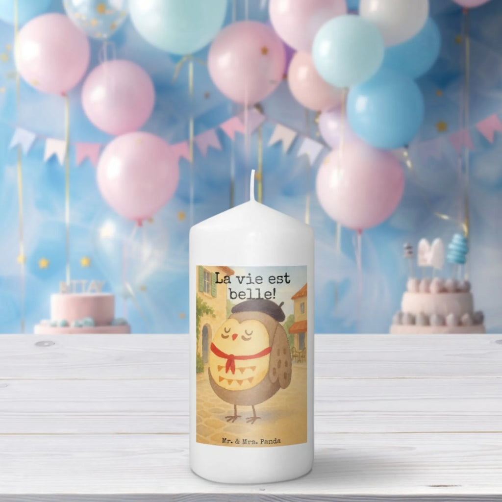 Kerze Eule Frankreich Design Kerze Für Hochzeit, Metall-Kerze, Tischkerze, Laternenkerze, Tafelkerze, Blockkerze, Kerze Für Advent, Kerze Für Firmung, Handgemachte Kerze, Kerze Mit Fotoeinleger, Gartenkerze, Sojawachskerze, Kerze Mit Gravur, Kerze Ohne Duft, Kerze Für Ostern, Kerze Mit Namensgravur, Kerze Mit Spruch, Fair-Trade-Kerze, Kerze Mit Motiv, Kerze Für Kommunion, Stumpenkerze, Kerze, Outdoor-Kerze, Kerze Für Taufe, Trauerkerze, Stearin­kerze, Kerze Mit Prägung, Teelicht, Grabkerze, Bio-Kerze, Grablicht, Stabkerze, Streukerze, Gedenkkerze, Kerze Für Weihnachten, Votivkerze, Kerze Für Geburtstag, Glas-Kerze, Kerze Als Gastgeschenk, Andachtskerze, Handgegossene Kerze, Dinnerkerzenpaar, Dinnerkerze, Kerze Mit Duft, Stumpenkerzen-Set, Duftkerze, Eule, La vie est belle, Spruch schön, Eule Deko, Frankreich, Owl, das Leben ist schön, Eulen, hibou, Spruch Französisch