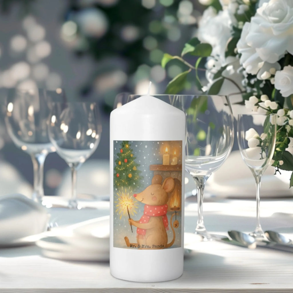 świeca mysz Boże Narodzenie Design Dekokerze, Osterkerze, Stumpenkerze, Dinnerkerze, Tischkerze, Kommunionskerze, Geburtskerze, Erinnerungskerze, Adventskerze, Tafelkerze, Zylinderkerze, Kerze Mit Spruch, Bedruckte Kerze, Dekorative Kerze, Schmuckkerze, Wunschkerze, Gartenkerze, Weihnachtskerze, Grosse Kerze, Erinnerungslicht, Handgemachte Kerze, Geburtstagskerze, Wachskerze, Laternenkerze, Hochzeitskerze, Blockkerze, Kerze Mit Motiv, Advent, Weihnachten, Nikolaus, Wintermotiv, Weihnachtsdeko, Heiligabend, Winter, Frohe Weihnachten, Weihnachtsmotiv, Mäuschen, Weihnachtsgruß, Weihnachtswunder, Maus