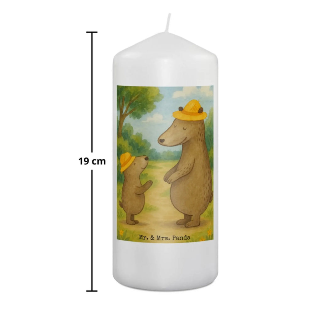 Kerze Bären mit Hut Design Kerze Für Weihnachten, Kerze Als Gastgeschenk, Sojawachskerze, Grabkerze, Kerze Mit Motiv, Stumpenkerzen-Set, Kerze Mit Gravur, Grablicht, Stearin­kerze, Tischkerze, Kerze Für Ostern, Gedenkkerze, Dinnerkerze, Kerze Ohne Duft, Fair-Trade-Kerze, Trauerkerze, Outdoor-Kerze, Stabkerze, Kerze Für Firmung, Gartenkerze, Kerze Für Kommunion, Kerze Für Hochzeit, Stumpenkerze, Tafelkerze, Handgegossene Kerze, Andachtskerze, Teelicht, Metall-Kerze, Votivkerze, Glas-Kerze, Kerze Mit Namensgravur, Laternenkerze, Kerze Mit Prägung, Kerze Für Advent, Kerze, Kerze Mit Duft, Bio-Kerze, Streukerze, Kerze Mit Fotoeinleger, Kerze Mit Spruch, Kerze Für Geburtstag, Handgemachte Kerze, Kerze Für Taufe, Duftkerze, Dinnerkerzenpaar, Blockkerze, Familie, Vatertag, Muttertag, Bruder, Schwester, Mama, Papa, Oma, Opa, Dad, Vater, Sohn, Kind, Vorbild, Family, Bär, Kinder, Lieblingsmensch, Söhne, Daddy, Vater-Sohn, Bären, Papi, Paps