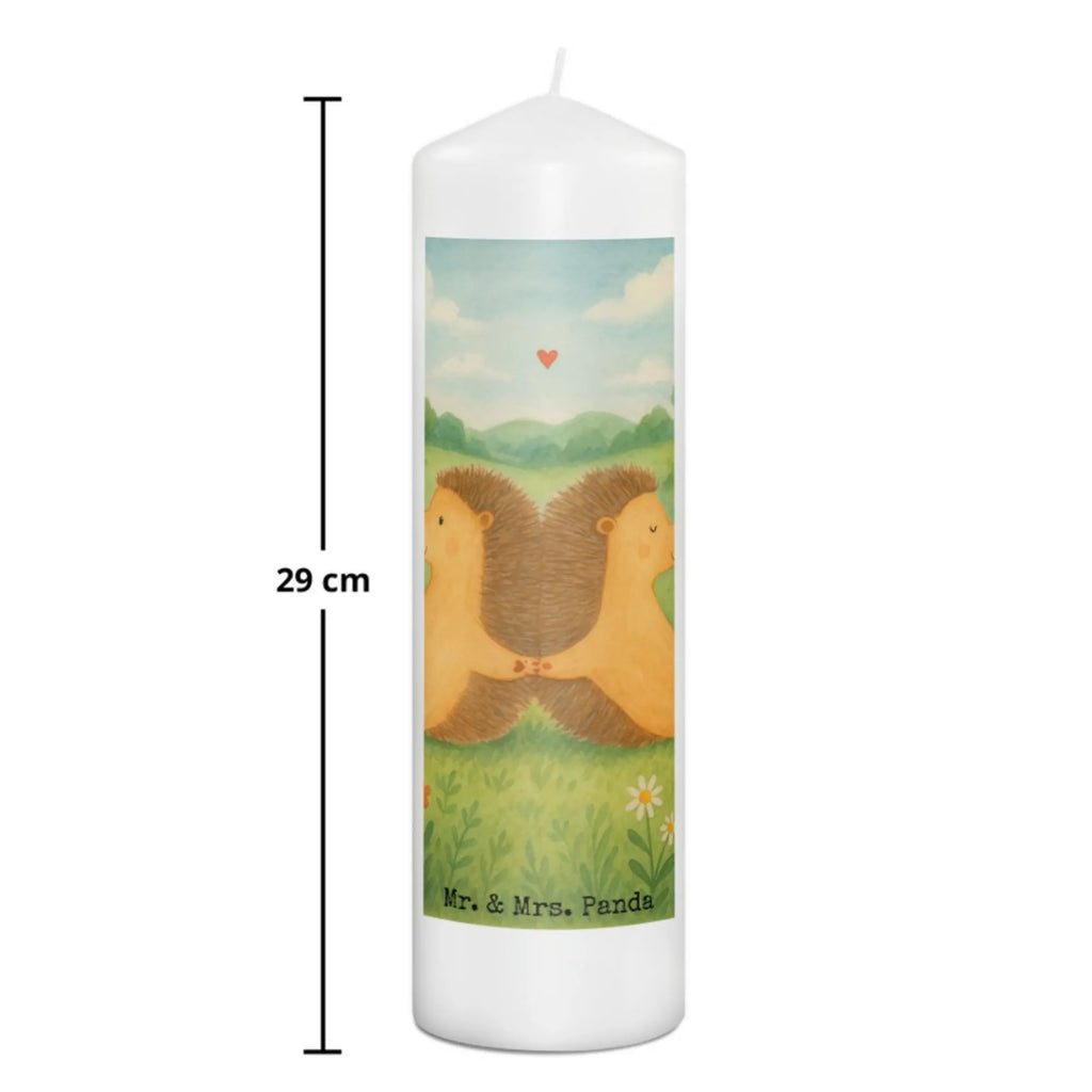 Kerze Igel händchenhaltend Design Kerze Für Weihnachten, Stearin­kerze, Kerze Mit Namensgravur, Metall-Kerze, Kerze Für Ostern, Stabkerze, Streukerze, Kerze Für Kommunion, Outdoor-Kerze, Kerze Ohne Duft, Handgemachte Kerze, Grabkerze, Kerze Mit Fotoeinleger, Gartenkerze, Dinnerkerze, Teelicht, Dinnerkerzenpaar, Kerze Mit Spruch, Andachtskerze, Kerze Mit Motiv, Kerze Für Firmung, Laternenkerze, Grablicht, Stumpenkerzen-Set, Duftkerze, Tafelkerze, Kerze, Kerze Mit Duft, Bio-Kerze, Kerze Für Geburtstag, Trauerkerze, Stumpenkerze, Votivkerze, Handgegossene Kerze, Kerze Als Gastgeschenk, Gedenkkerze, Blockkerze, Kerze Mit Prägung, Sojawachskerze, Tischkerze, Kerze Für Hochzeit, Fair-Trade-Kerze, Kerze Mit Gravur, Glas-Kerze, Kerze Für Taufe, Kerze Für Advent, Liebe, Partner, Freund, Freundin, Ehemann, Ehefrau, Heiraten, Verlobung, Heiratsantrag, Liebesgeschenk, Jahrestag, Hocheitstag, Liebesbeweis, Igel, Lieblingsmensch, Igelliebe, Gemeinsamkeit, Geschenk für zwei, große Liebe, Hand in Hand, Hochzeit, Liebesbotschaft, Love