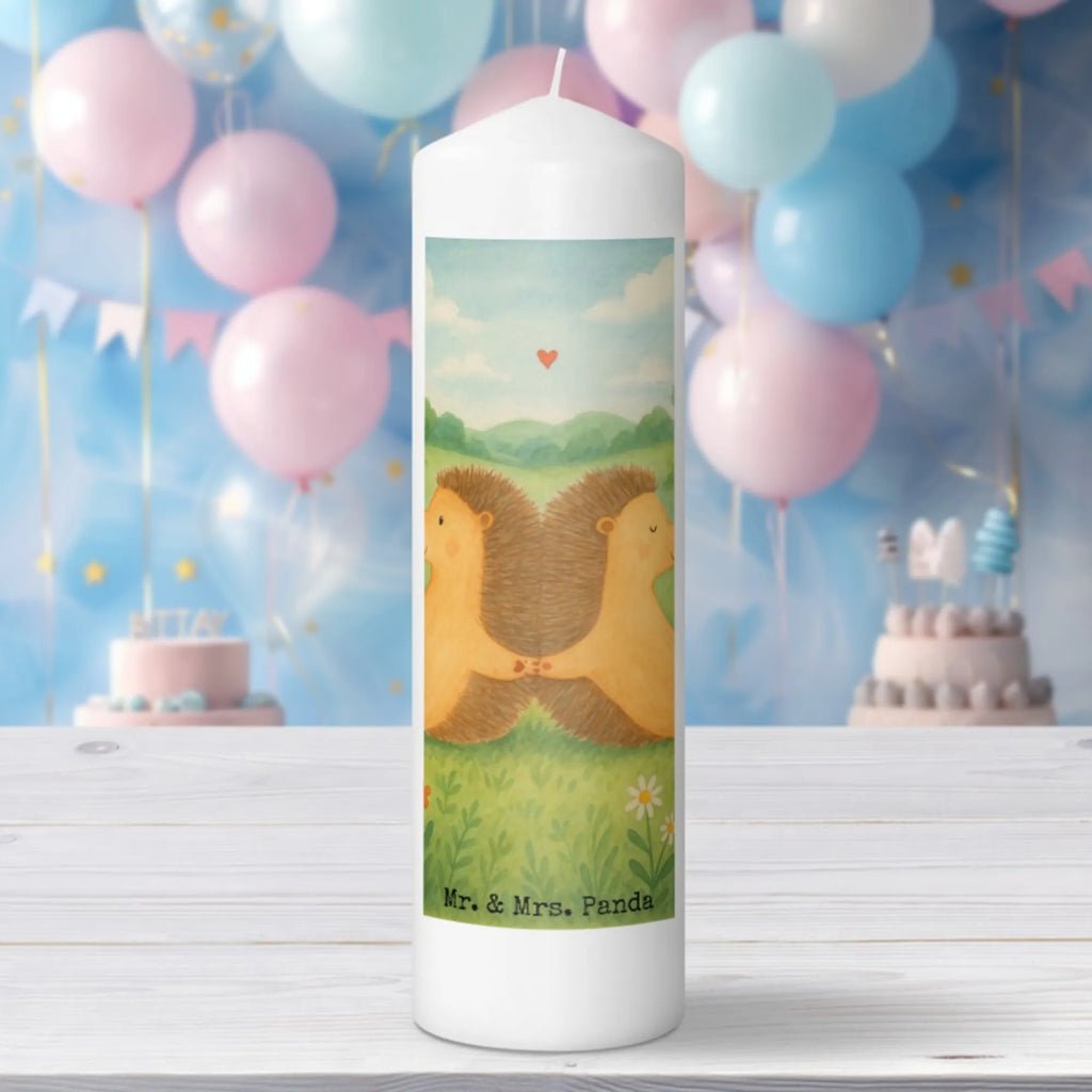 Kerze Igel händchenhaltend Design Kerze Für Weihnachten, Stearin­kerze, Kerze Mit Namensgravur, Metall-Kerze, Kerze Für Ostern, Stabkerze, Streukerze, Kerze Für Kommunion, Outdoor-Kerze, Kerze Ohne Duft, Handgemachte Kerze, Grabkerze, Kerze Mit Fotoeinleger, Gartenkerze, Dinnerkerze, Teelicht, Dinnerkerzenpaar, Kerze Mit Spruch, Andachtskerze, Kerze Mit Motiv, Kerze Für Firmung, Laternenkerze, Grablicht, Stumpenkerzen-Set, Duftkerze, Tafelkerze, Kerze, Kerze Mit Duft, Bio-Kerze, Kerze Für Geburtstag, Trauerkerze, Stumpenkerze, Votivkerze, Handgegossene Kerze, Kerze Als Gastgeschenk, Gedenkkerze, Blockkerze, Kerze Mit Prägung, Sojawachskerze, Tischkerze, Kerze Für Hochzeit, Fair-Trade-Kerze, Kerze Mit Gravur, Glas-Kerze, Kerze Für Taufe, Kerze Für Advent, Liebe, Partner, Freund, Freundin, Ehemann, Ehefrau, Heiraten, Verlobung, Heiratsantrag, Liebesgeschenk, Jahrestag, Hocheitstag, Liebesbeweis, Igel, Lieblingsmensch, Igelliebe, Gemeinsamkeit, Geschenk für zwei, große Liebe, Hand in Hand, Hochzeit, Liebesbotschaft, Love