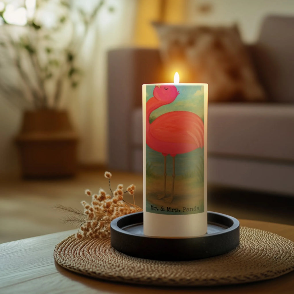 Kerze Flamingo Stolz Design Kerze Mit Namensgravur, Blockkerze, Kerze Für Weihnachten, Gedenkkerze, Kerze Für Advent, Kerze Mit Duft, Kerze Für Geburtstag, Kerze Mit Fotoeinleger, Gartenkerze, Metall-Kerze, Kerze Mit Gravur, Glas-Kerze, Kerze Für Firmung, Votivkerze, Kerze Mit Prägung, Fair-Trade-Kerze, Dinnerkerze, Kerze, Handgegossene Kerze, Kerze Für Kommunion, Handgemachte Kerze, Outdoor-Kerze, Stearin­kerze, Tafelkerze, Teelicht, Duftkerze, Grabkerze, Grablicht, Dinnerkerzenpaar, Kerze Für Ostern, Kerze Mit Spruch, Laternenkerze, Bio-Kerze, Kerze Als Gastgeschenk, Trauerkerze, Andachtskerze, Stabkerze, Streukerze, Kerze Für Taufe, Kerze Ohne Duft, Kerze Für Hochzeit, Kerze Mit Motiv, Sojawachskerze, Stumpenkerzen-Set, Stumpenkerze, Tischkerze, Flamingo, stolz, Mama, beste Freundin, Tochter, Freundin, Selbstakzeptanz, Selbstliebe, Schwester, Freude