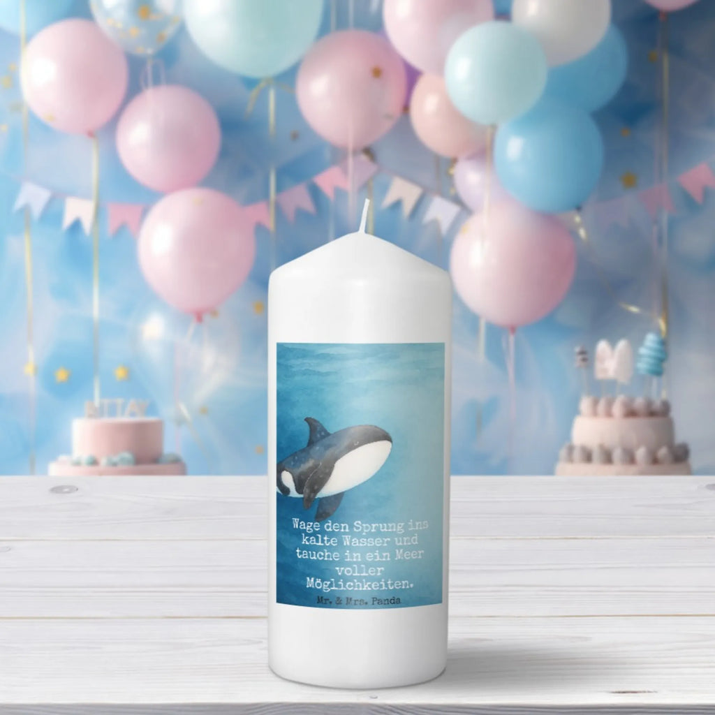 Kerze Orca Design Stearin­kerze, Stumpenkerze, Kerze Für Taufe, Stabkerze, Grabkerze, Kerze Mit Spruch, Streukerze, Kerze Für Firmung, Kerze Mit Fotoeinleger, Kerze Für Kommunion, Andachtskerze, Teelicht, Outdoor-Kerze, Kerze Für Geburtstag, Gartenkerze, Fair-Trade-Kerze, Kerze Ohne Duft, Kerze Für Weihnachten, Kerze Mit Prägung, Kerze Mit Namensgravur, Sojawachskerze, Handgemachte Kerze, Stumpenkerzen-Set, Kerze Für Hochzeit, Dinnerkerze, Dinnerkerzenpaar, Grablicht, Blockkerze, Laternenkerze, Tafelkerze, Kerze Für Ostern, Kerze, Votivkerze, Kerze Mit Gravur, Kerze Für Advent, Kerze Mit Motiv, Trauerkerze, Kerze Mit Duft, Handgegossene Kerze, Kerze Als Gastgeschenk, Duftkerze, Metall-Kerze, Tischkerze, Gedenkkerze, Glas-Kerze, Bio-Kerze, Meerestiere, Meer, Urlaub, Neustart, Selbstliebe, Startup, Motivation, Arbeit, Möglichkeiten, Orca, Wal, Killerwal, Orcas, Büro