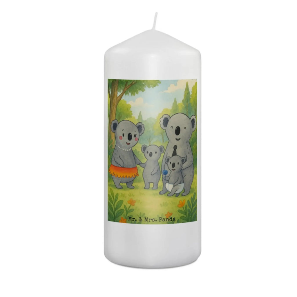 Kerze Koala Familie Design Metall-Kerze, Trauerkerze, Handgemachte Kerze, Blockkerze, Bio-Kerze, Kerze Ohne Duft, Kerze Für Firmung, Andachtskerze, Kerze Für Advent, Laternenkerze, Kerze, Kerze Mit Fotoeinleger, Kerze Für Geburtstag, Stearin­kerze, Stabkerze, Kerze Mit Spruch, Tischkerze, Kerze Mit Prägung, Kerze Mit Duft, Kerze Für Ostern, Kerze Mit Namensgravur, Kerze Als Gastgeschenk, Dinnerkerzenpaar, Dinnerkerze, Kerze Für Taufe, Stumpenkerze, Gartenkerze, Glas-Kerze, Kerze Für Weihnachten, Kerze Für Kommunion, Duftkerze, Kerze Für Hochzeit, Grabkerze, Tafelkerze, Stumpenkerzen-Set, Sojawachskerze, Handgegossene Kerze, Outdoor-Kerze, Streukerze, Gedenkkerze, Votivkerze, Kerze Mit Gravur, Kerze Mit Motiv, Fair-Trade-Kerze, Teelicht, Grablicht, Familie, Vatertag, Muttertag, Bruder, Schwester, Mama, Papa, Oma, Opa, Geschwister, Kinder, Family, Koala, Koalas, Familienleben