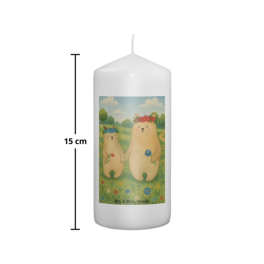 Kerze Bären mit Blumenkranz Design Fair-Trade-Kerze, Gartenkerze, Sojawachskerze, Kerze, Andachtskerze, Dinnerkerzenpaar, Kerze Für Ostern, Dinnerkerze, Votivkerze, Glas-Kerze, Kerze Für Advent, Laternenkerze, Kerze Mit Fotoeinleger, Tafelkerze, Kerze Ohne Duft, Duftkerze, Handgemachte Kerze, Handgegossene Kerze, Stabkerze, Stearin­kerze, Grabkerze, Grablicht, Bio-Kerze, Outdoor-Kerze, Metall-Kerze, Blockkerze, Kerze Mit Motiv, Gedenkkerze, Tischkerze, Kerze Für Taufe, Kerze Als Gastgeschenk, Streukerze, Kerze Mit Gravur, Kerze Mit Namensgravur, Teelicht, Kerze Mit Spruch, Kerze Für Firmung, Kerze Für Geburtstag, Kerze Mit Duft, Stumpenkerzen-Set, Kerze Für Weihnachten, Kerze Für Hochzeit, Stumpenkerze, Kerze Für Kommunion, Trauerkerze, Kerze Mit Prägung, Familie, Vatertag, Muttertag, Bruder, Schwester, Mama, Papa, Oma, Opa, Bären, Kind, Family, Geschenk Mama. Muttertag, Mutti, Mami, beste Mutter, Lieblingsmensch, Töchter, weltbeste Mama, Lieblingsmama, Kinder, Vorbild, Bär, Mutter, Tochter